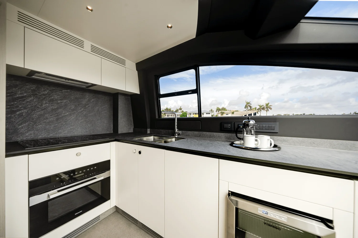 2026 Azimut Fly 78 Image Thumbnail #67