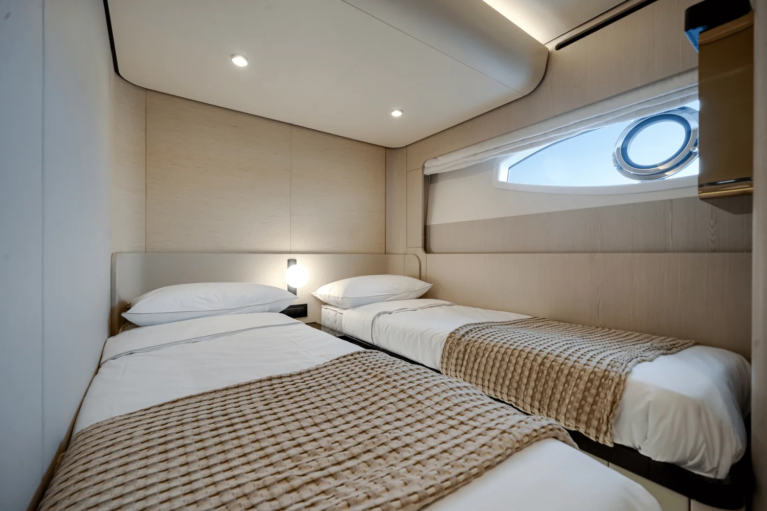 2026 Azimut Fly 78 Image Thumbnail #59