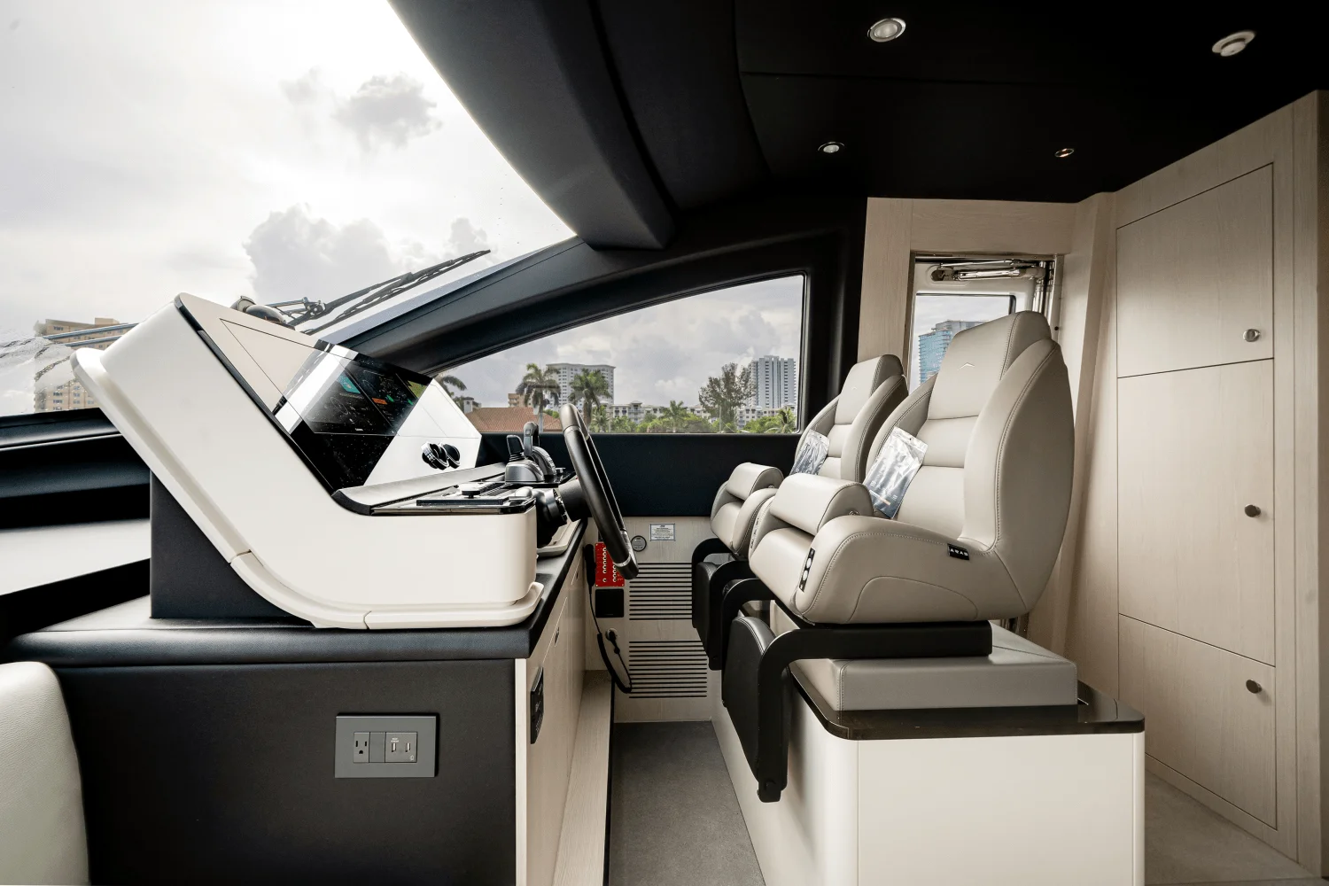 2026 Azimut Fly 78 Image Thumbnail #65