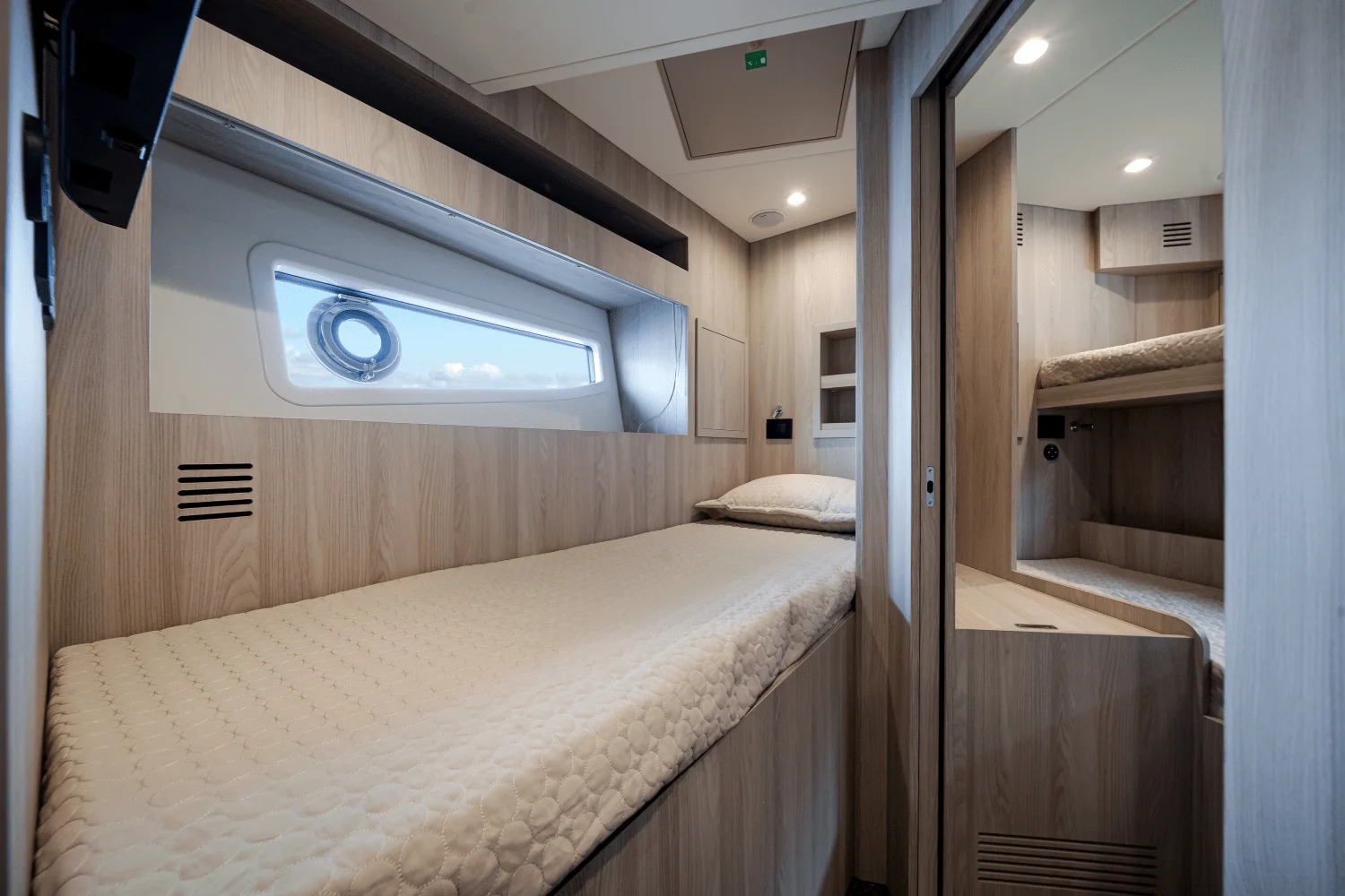 2026 Azimut Fly 78 Image Thumbnail #73