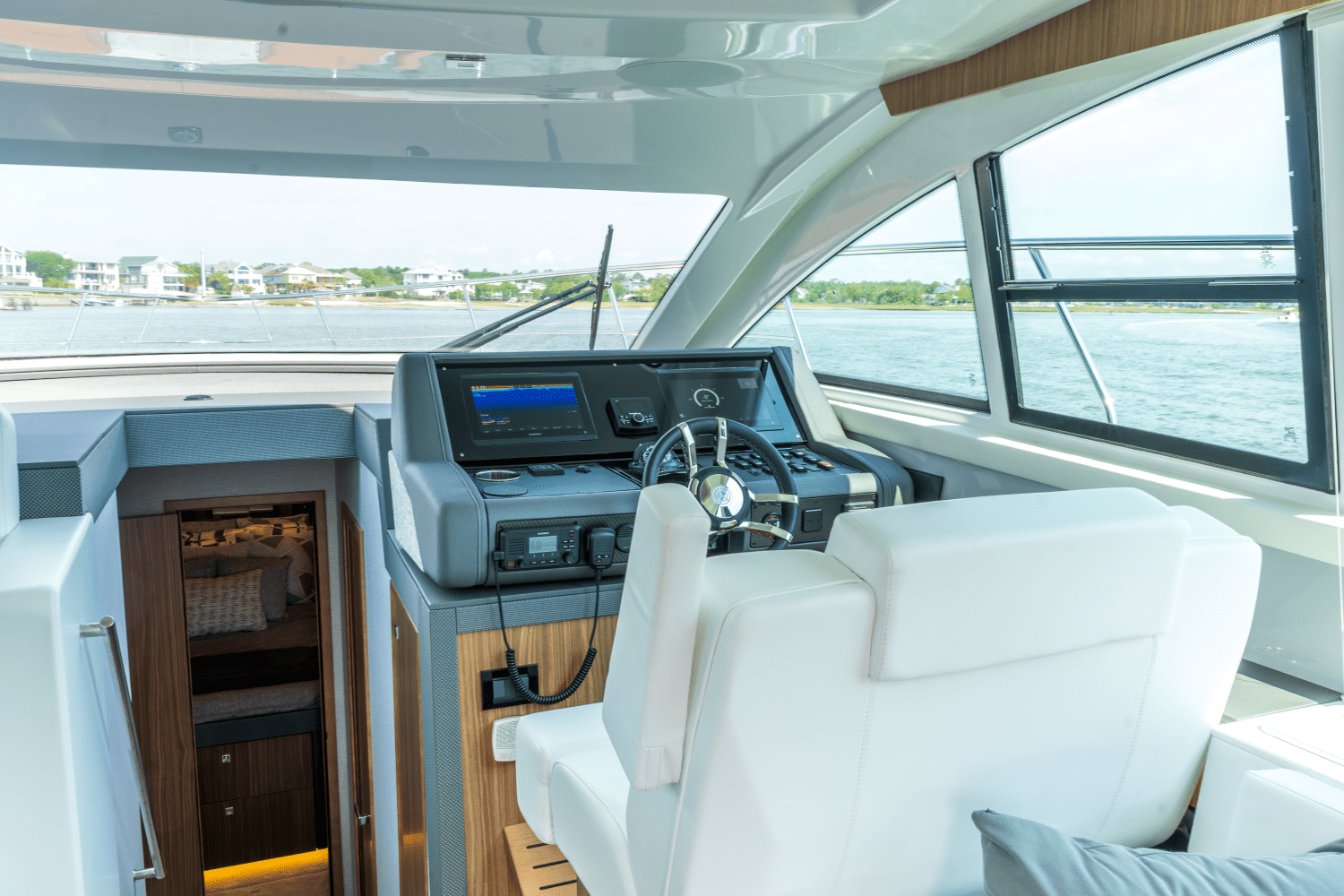 2025 Cruisers Yachts 46 Cantius Image Thumbnail #41