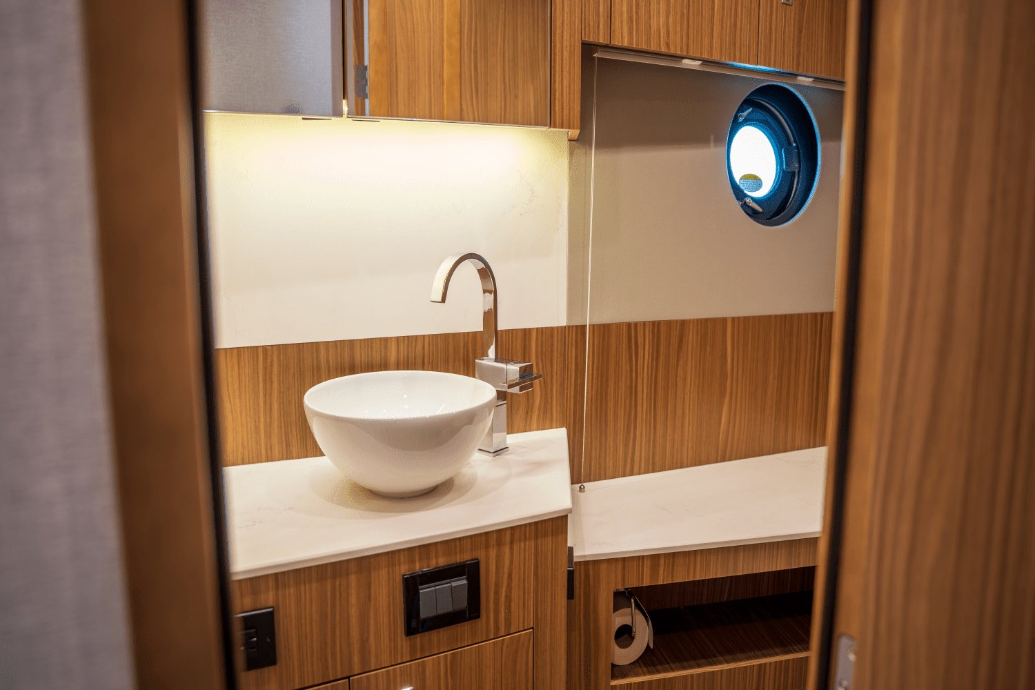 2025 Cruisers Yachts 46 Cantius Image Thumbnail #55