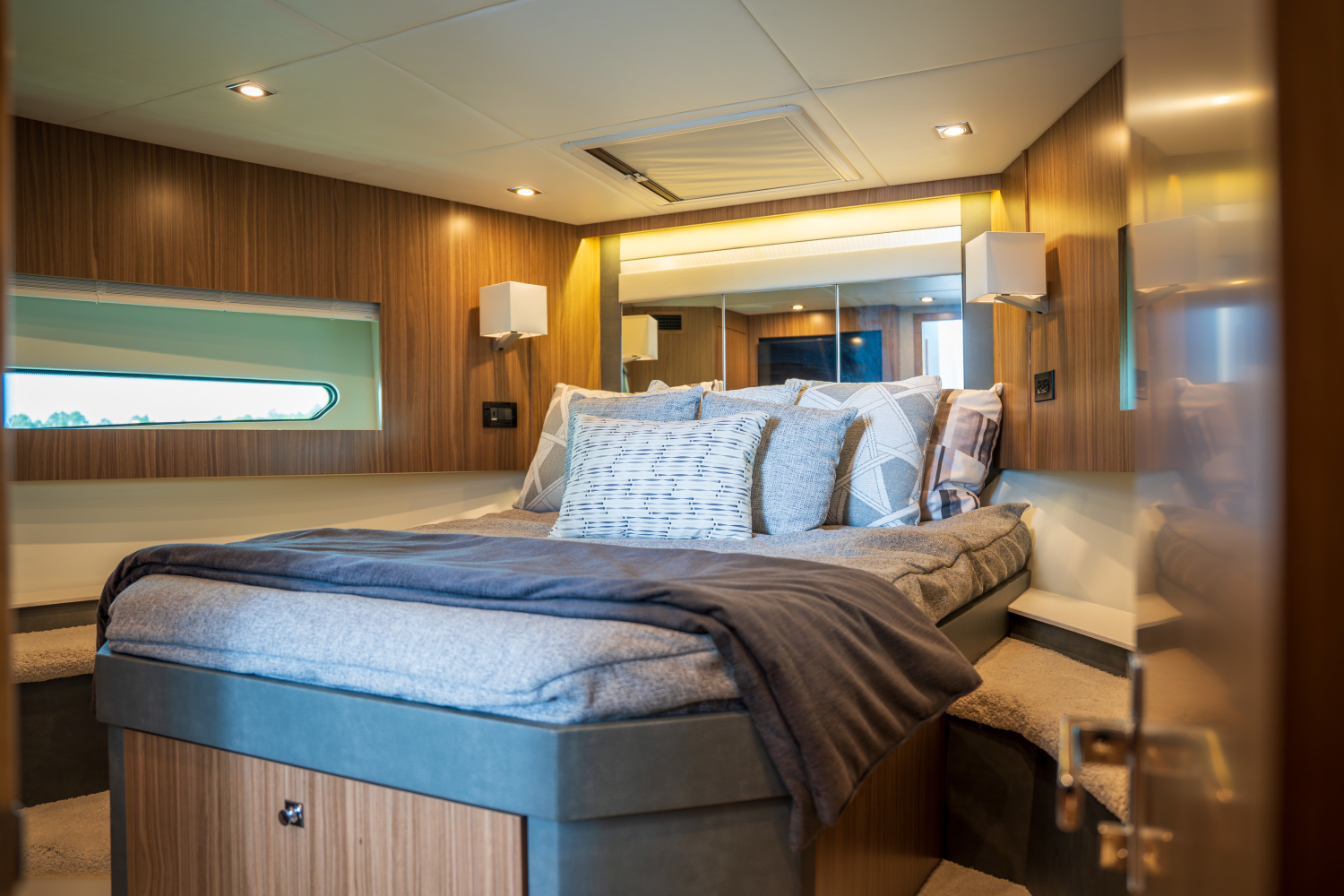 2025 Cruisers Yachts 46 Cantius Image Thumbnail #49