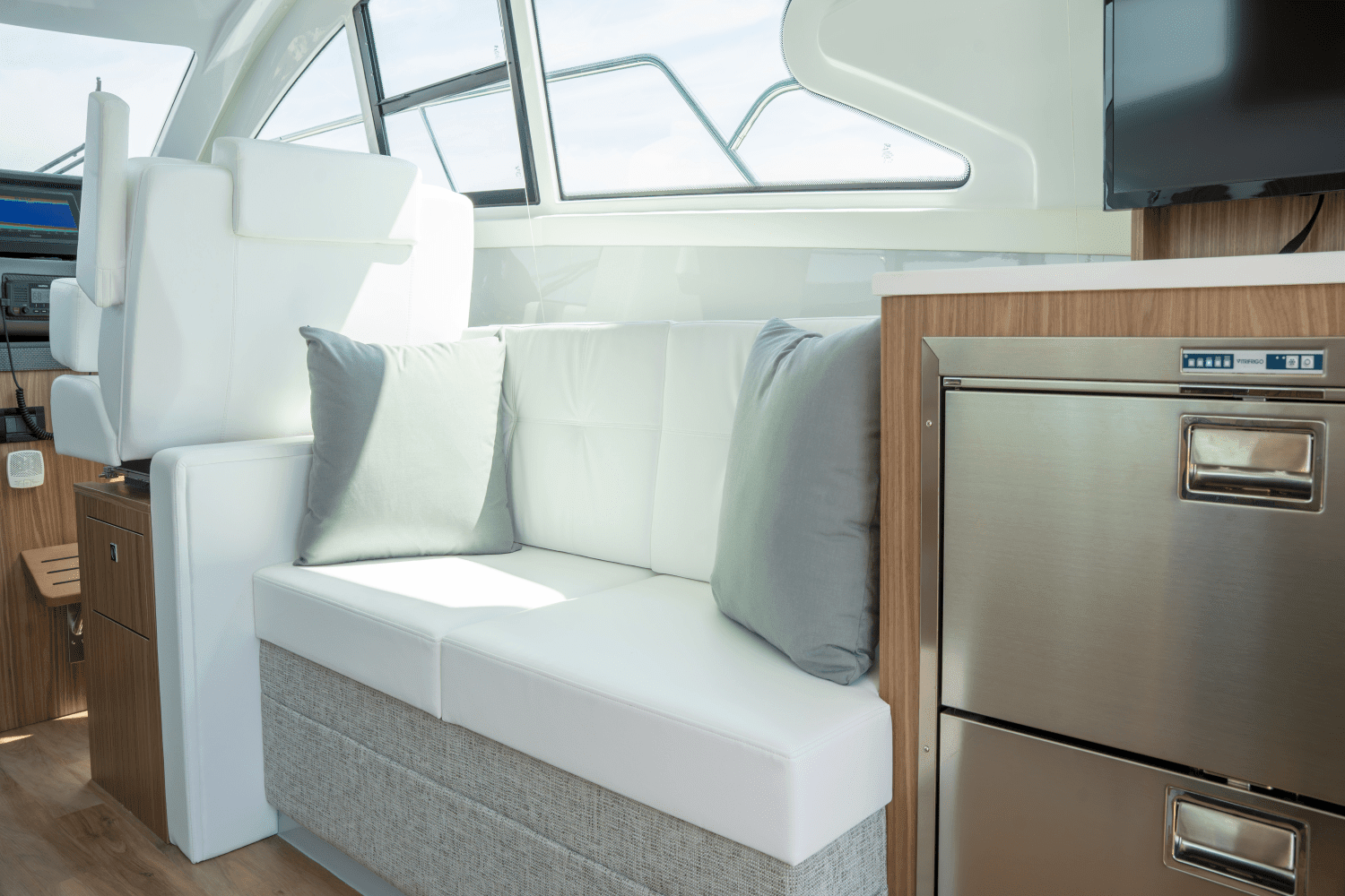 2025 Cruisers Yachts 46 Cantius Image Thumbnail #39