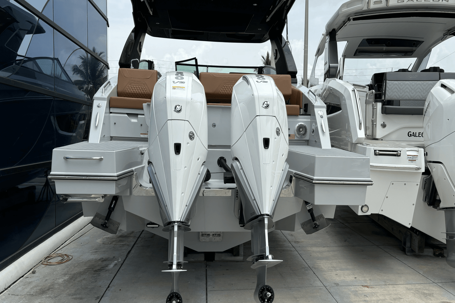 2025 Cruisers Yachts 34 GLS South Beach Outboard Image Thumbnail #5