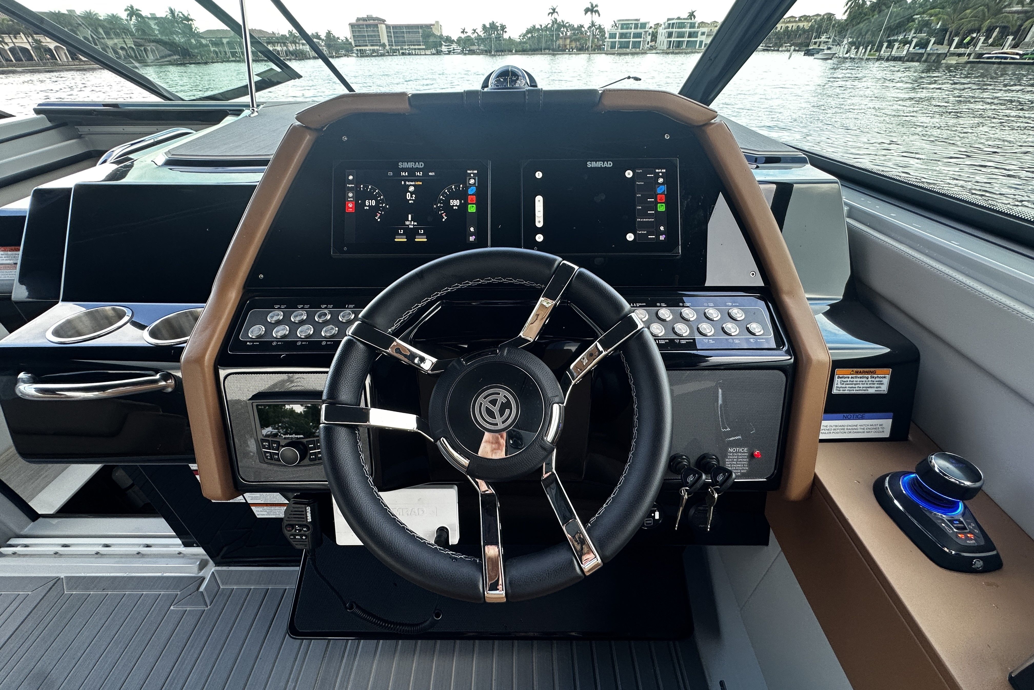 2025 Cruisers Yachts 34 GLS South Beach Outboard Image Thumbnail #38