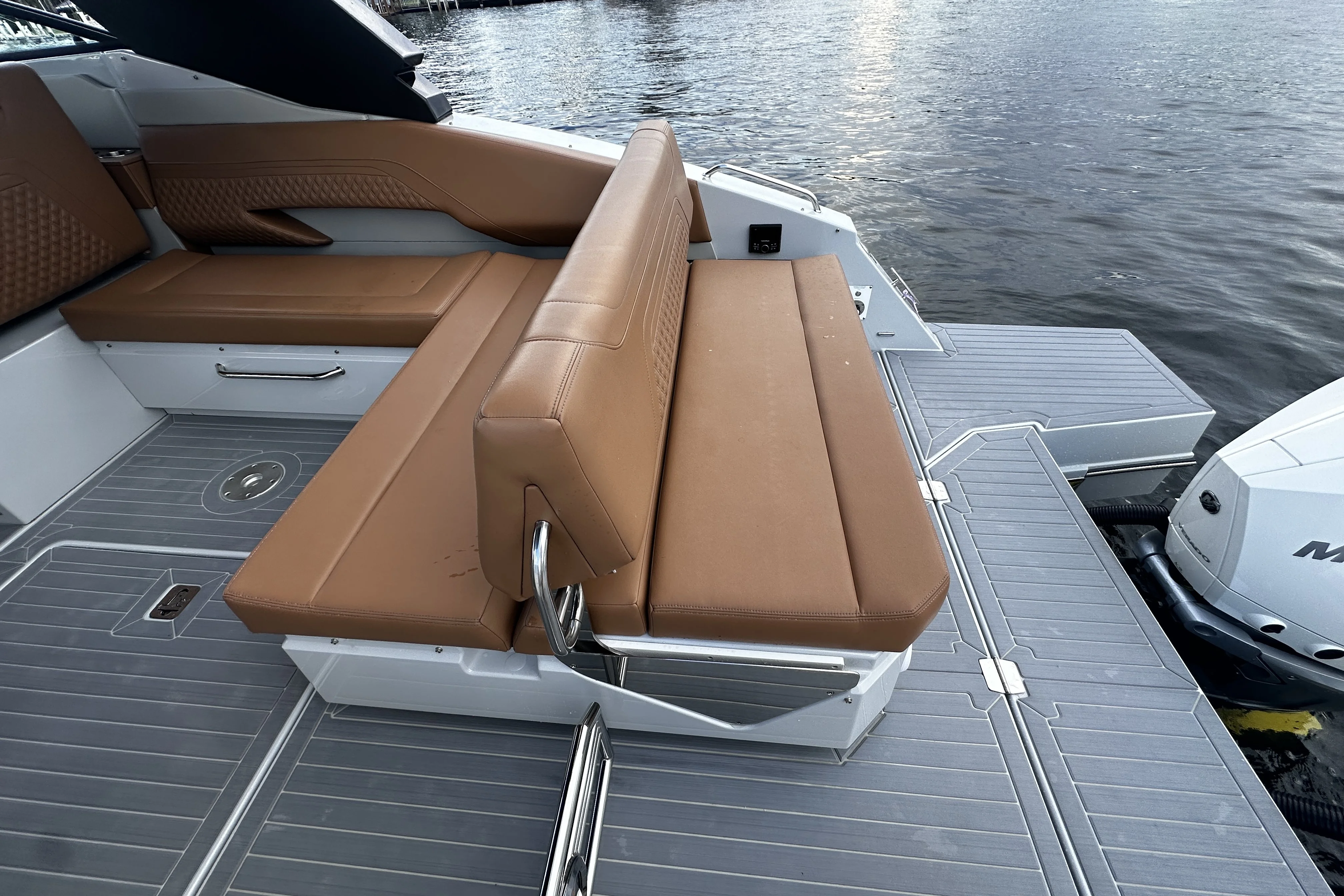 2025 Cruisers Yachts 34 GLS South Beach Outboard Image Thumbnail #27