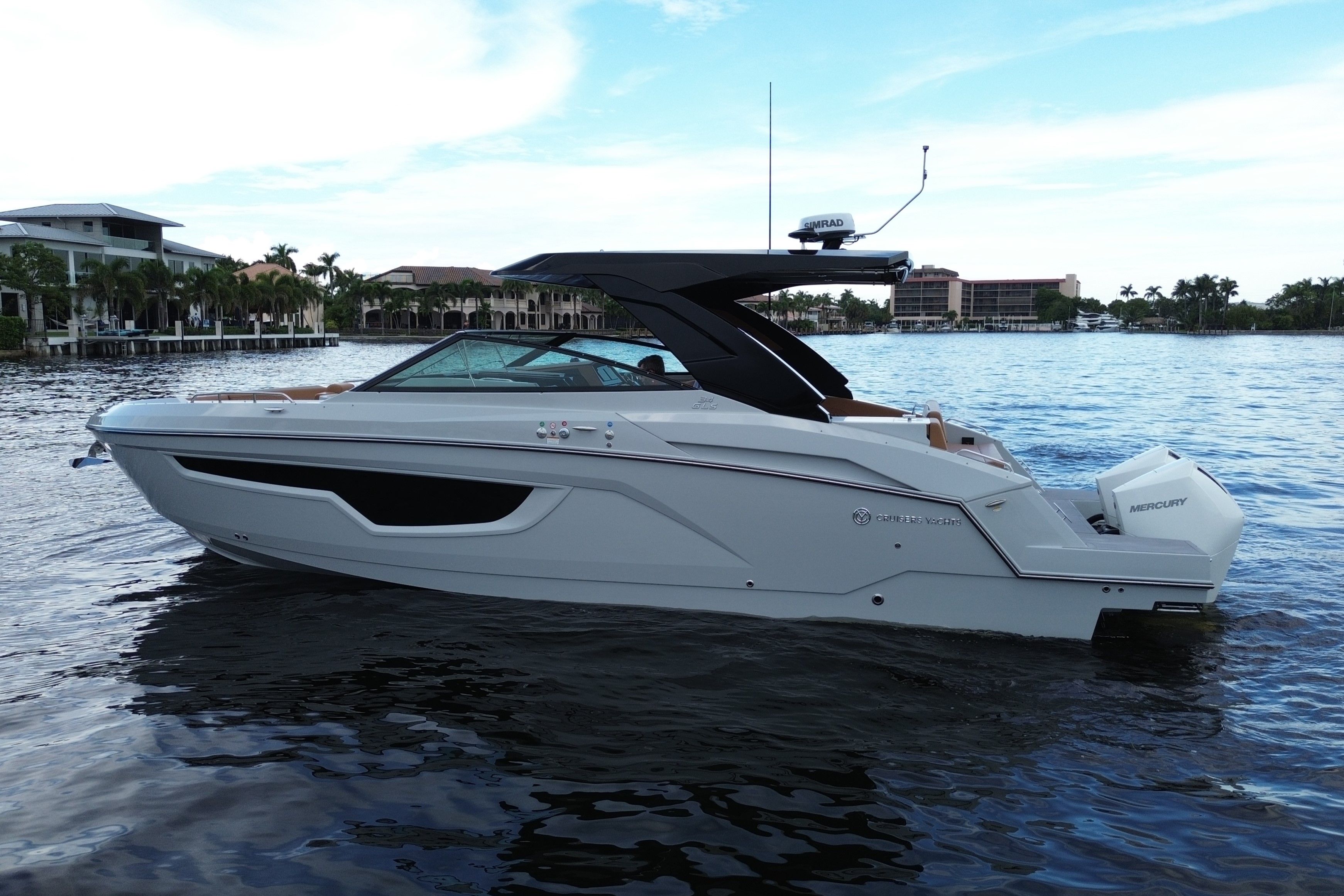 2025 Cruisers Yachts 34 GLS South Beach Outboard Image Thumbnail #4