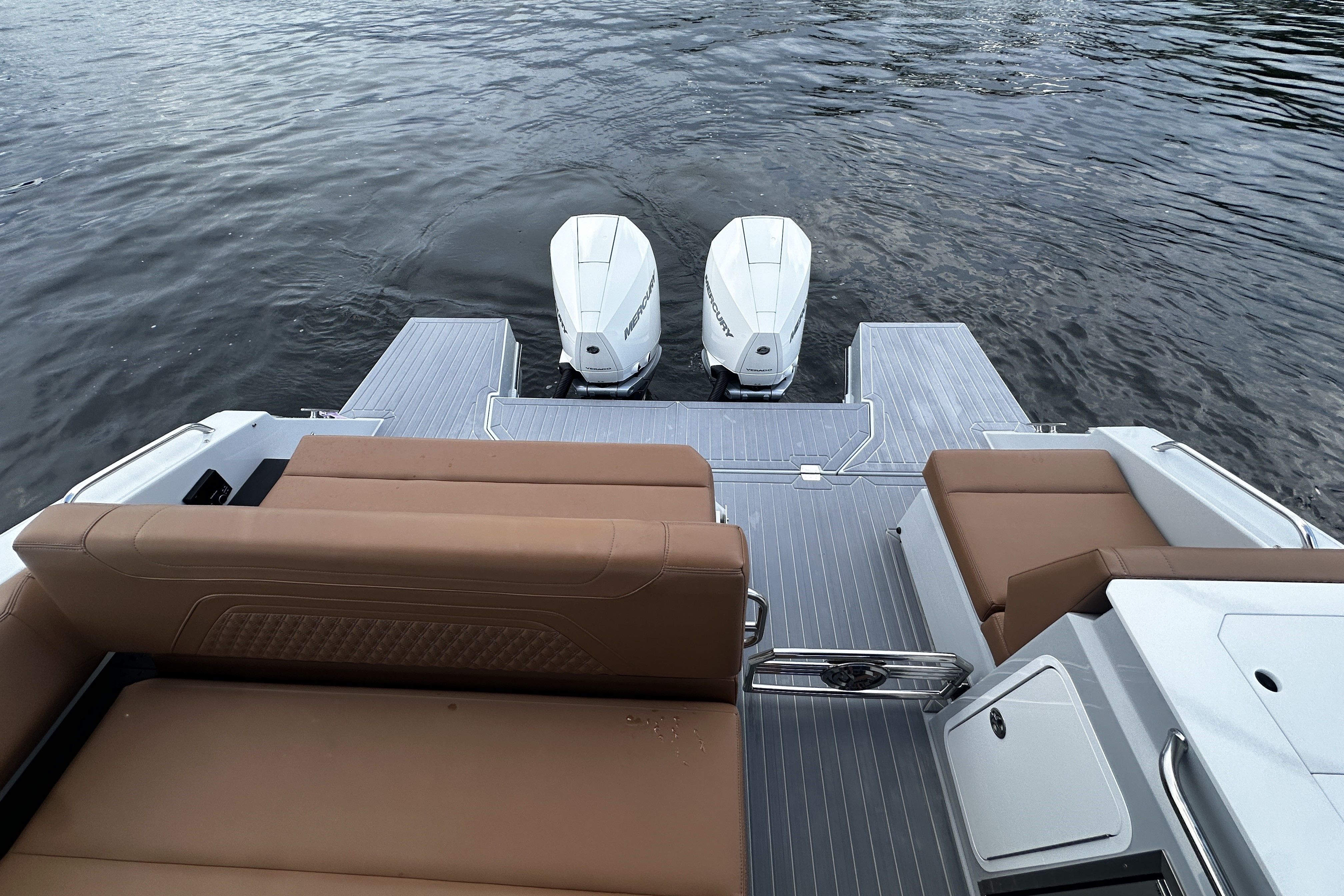 2025 Cruisers Yachts 34 GLS South Beach Outboard Image Thumbnail #25