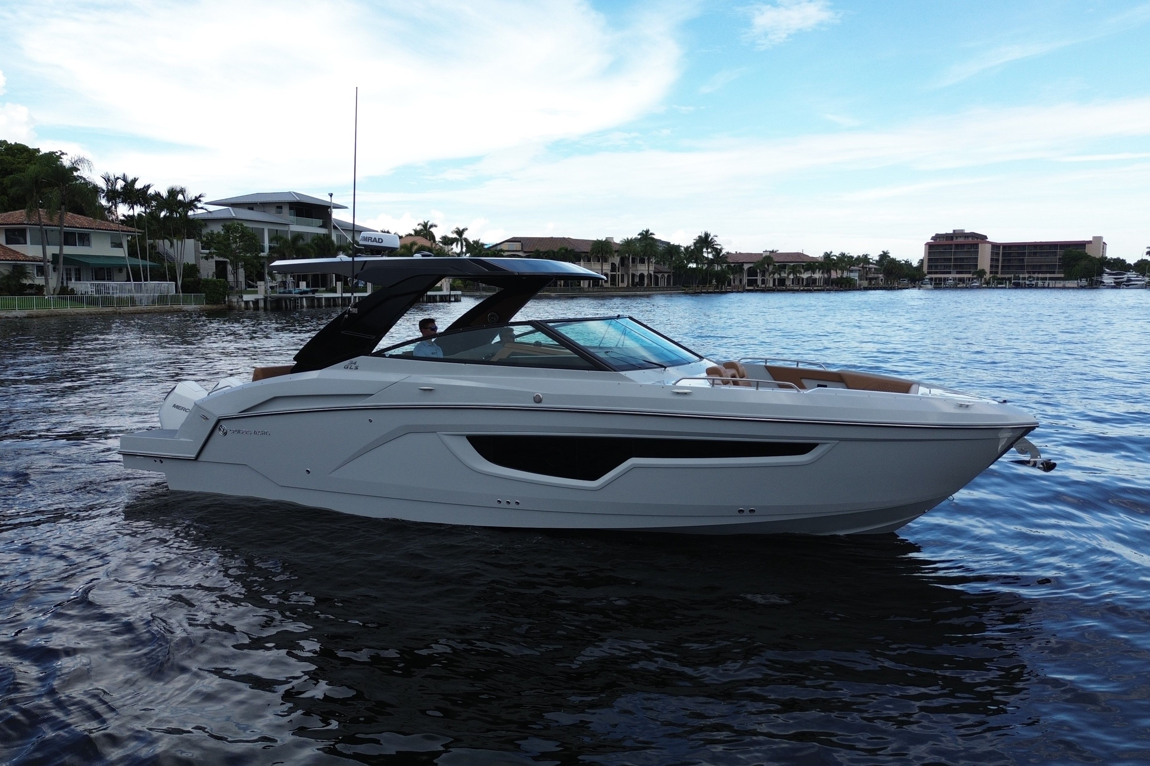 2025 Cruisers Yachts 34 GLS South Beach Outboard Image Thumbnail #14