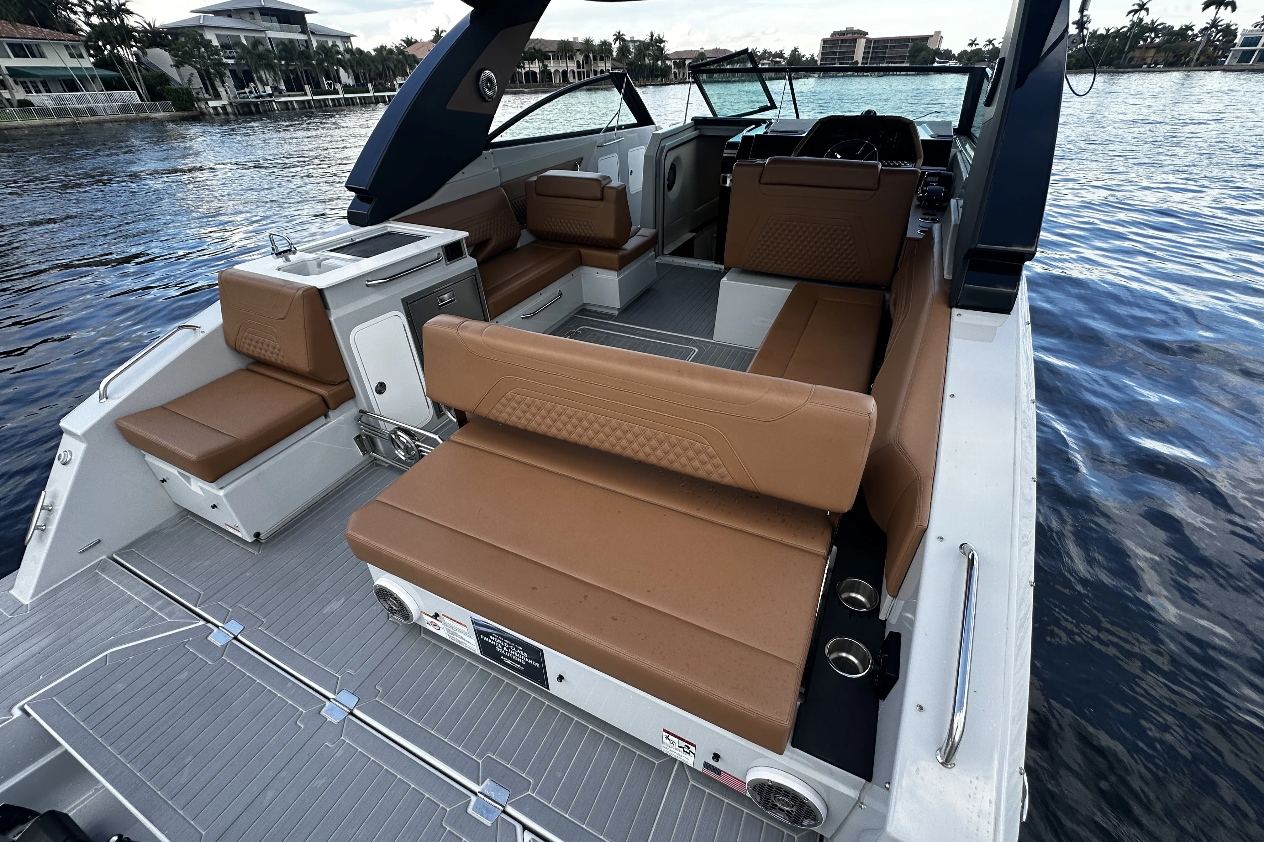 2025 Cruisers Yachts 34 GLS South Beach Outboard Image Thumbnail #23