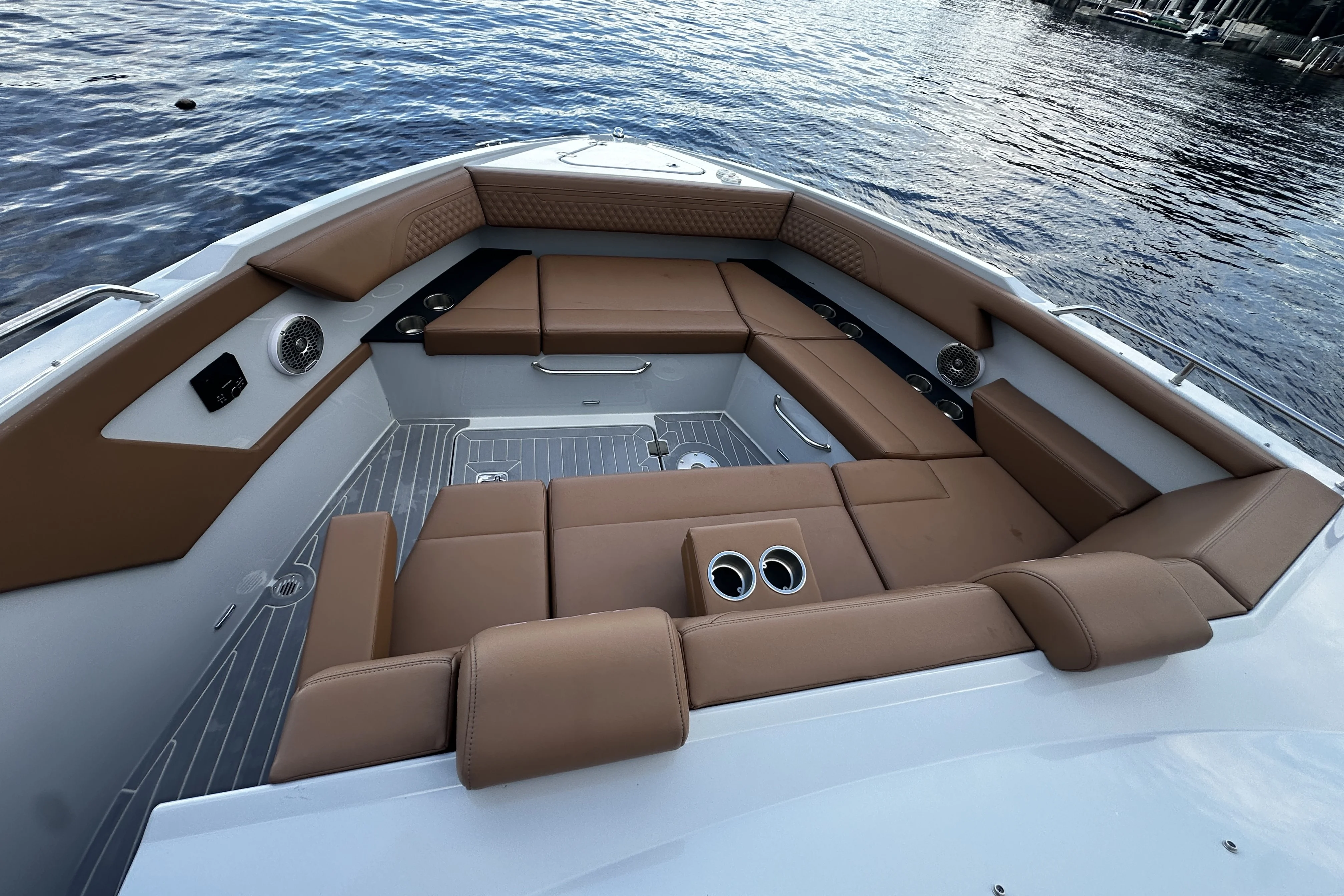 2025 Cruisers Yachts 34 GLS South Beach Outboard Image Thumbnail #42