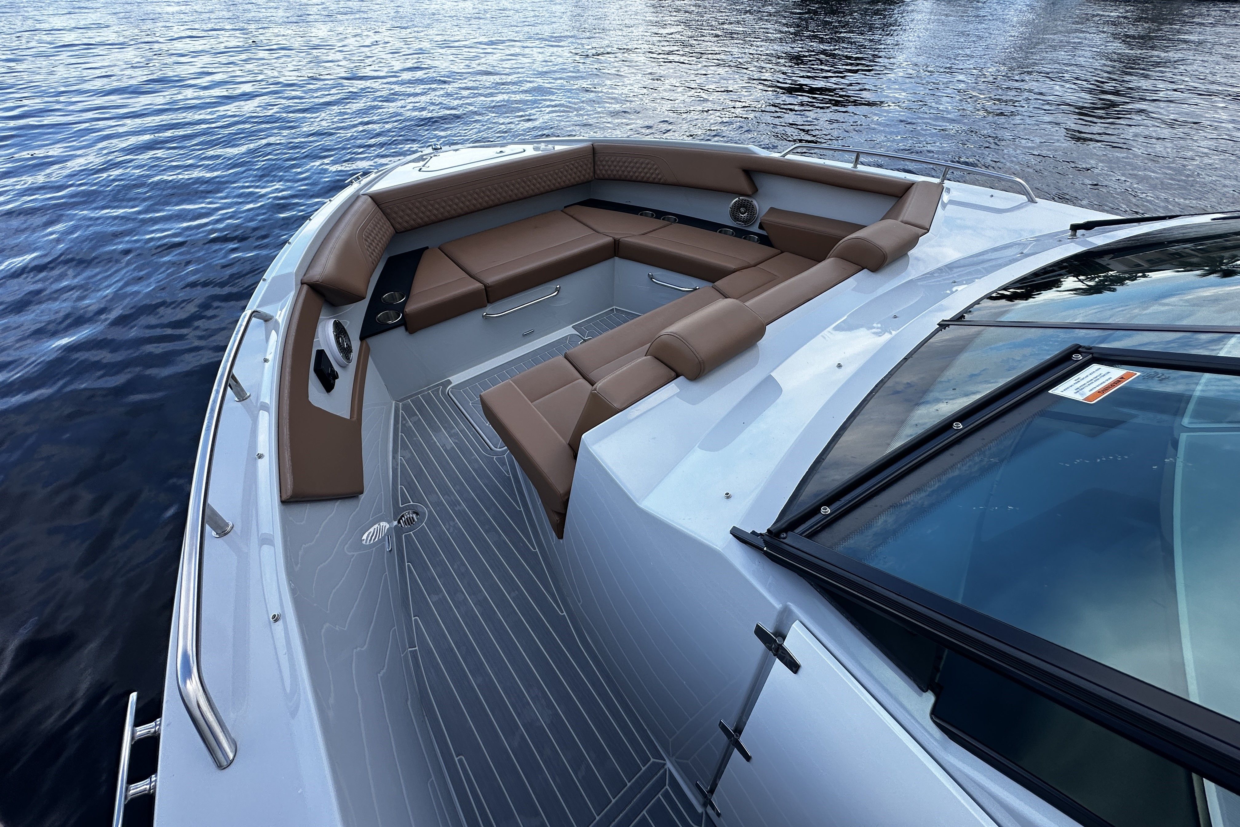 2025 Cruisers Yachts 34 GLS South Beach Outboard Image Thumbnail #41