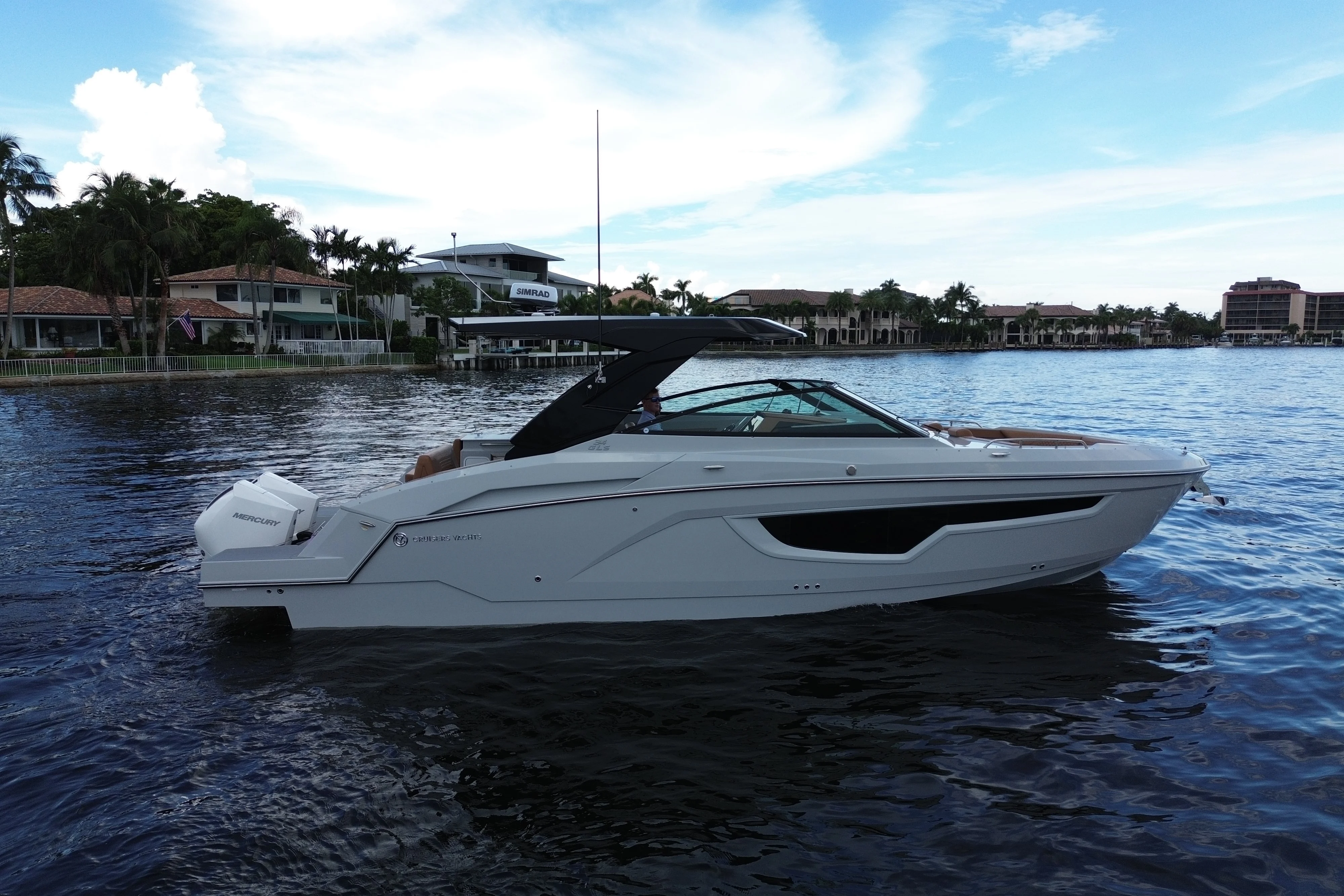 2025 Cruisers Yachts 34 GLS South Beach Outboard Image Thumbnail #13