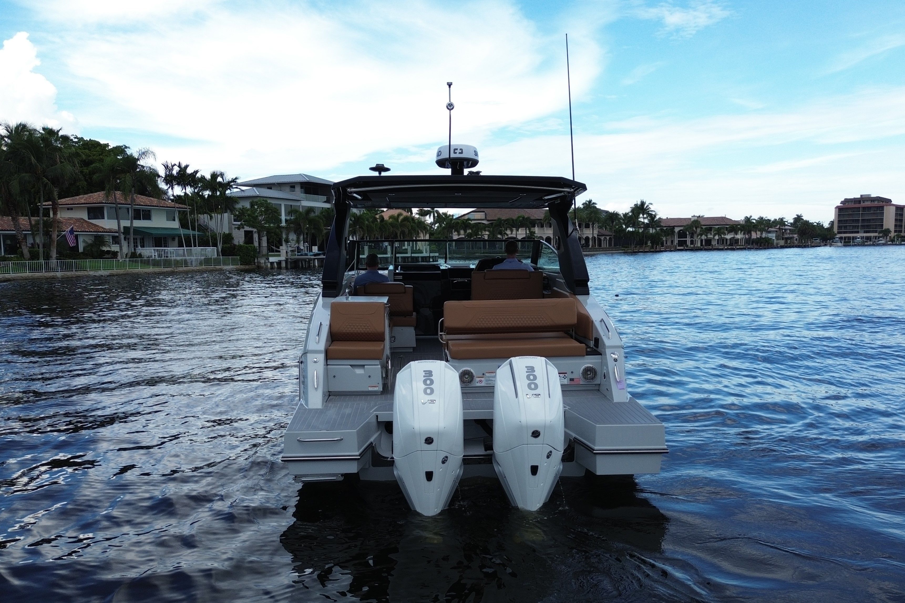 2025 Cruisers Yachts 34 GLS South Beach Outboard Image Thumbnail #8