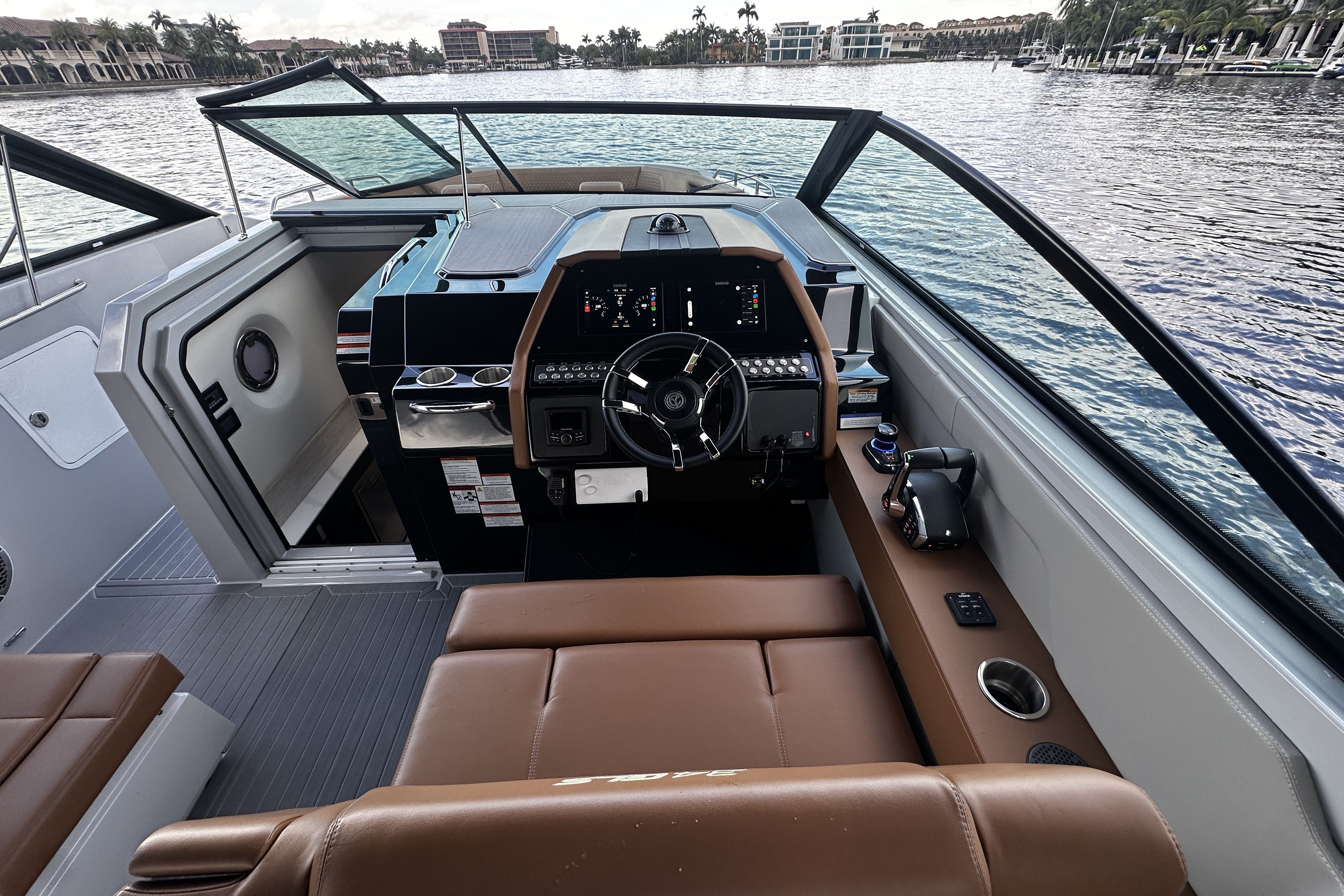 2025 Cruisers Yachts 34 GLS South Beach Outboard Image Thumbnail #37