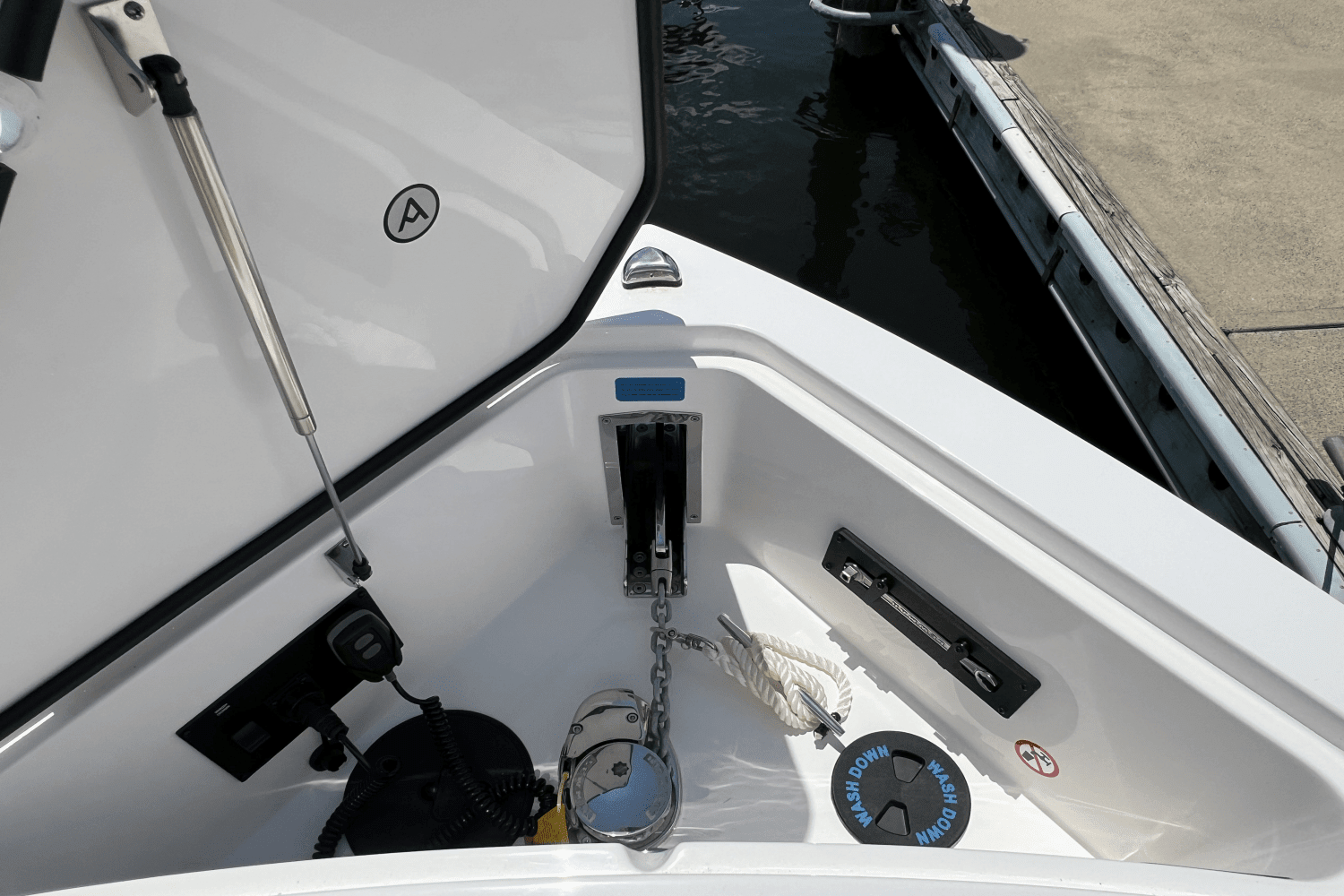 2025 Aviara AV32 Outboard Image Thumbnail #31