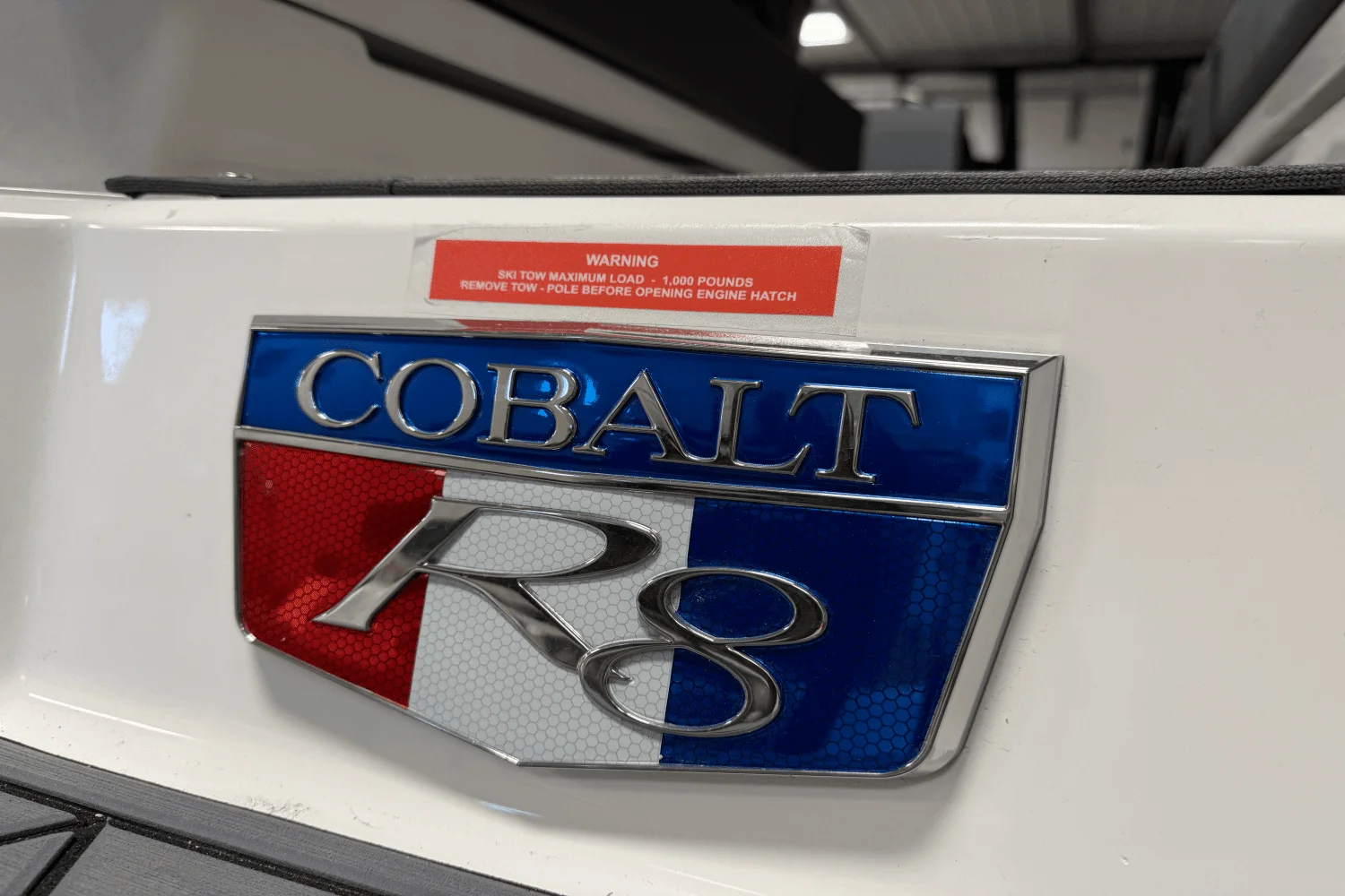 2025 Cobalt R8 Outboard Image Thumbnail #34