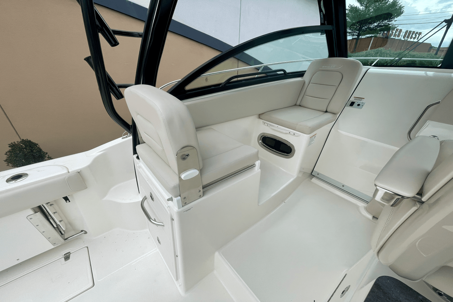 2025 Boston Whaler 285 Conquest Image Thumbnail #15