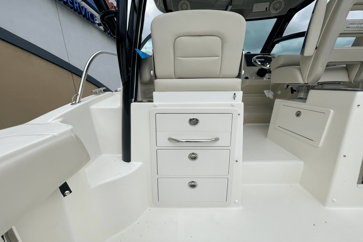 2025 Boston Whaler 285 Conquest Image Thumbnail #10