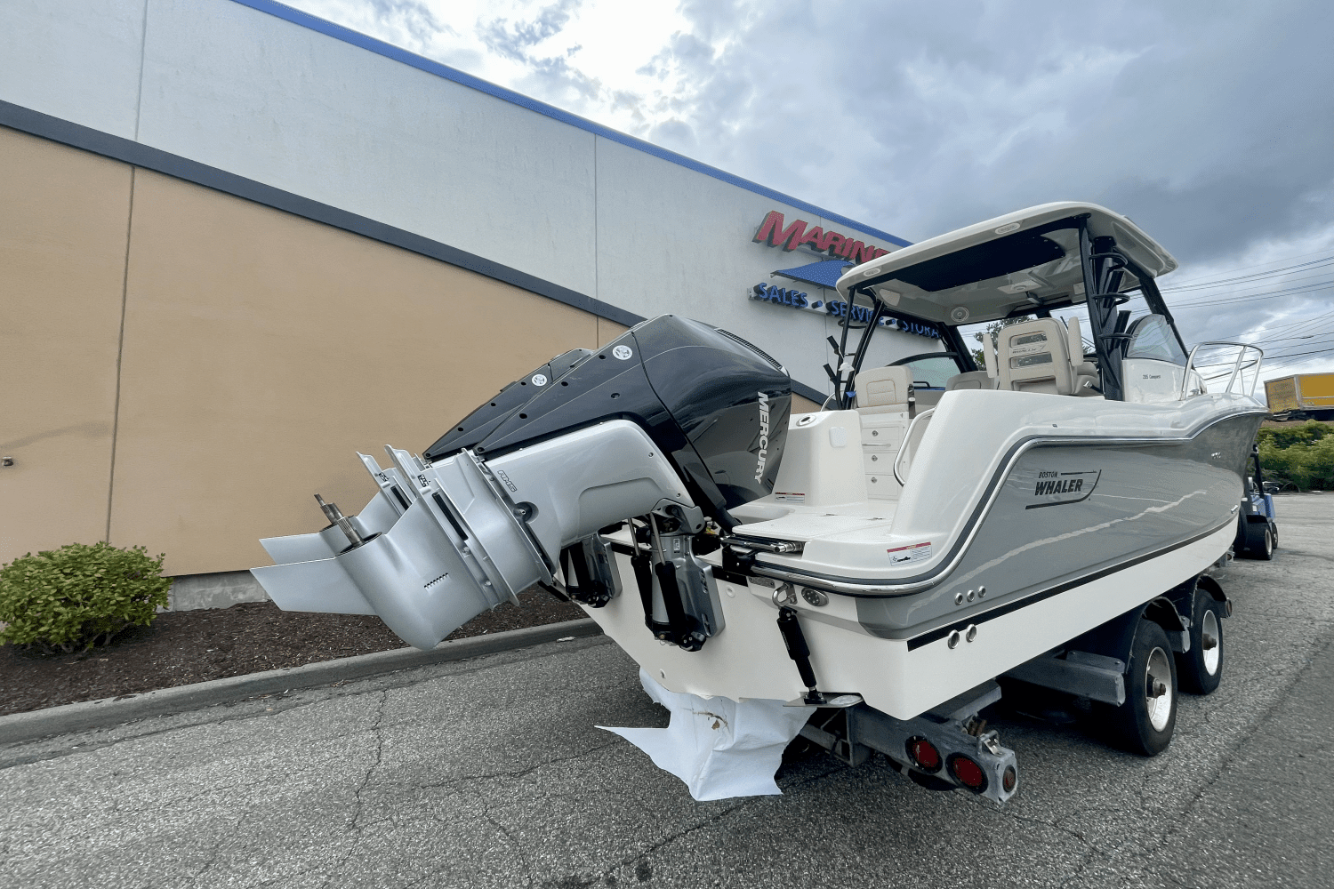 2025 Boston Whaler 285 Conquest Image Thumbnail #2