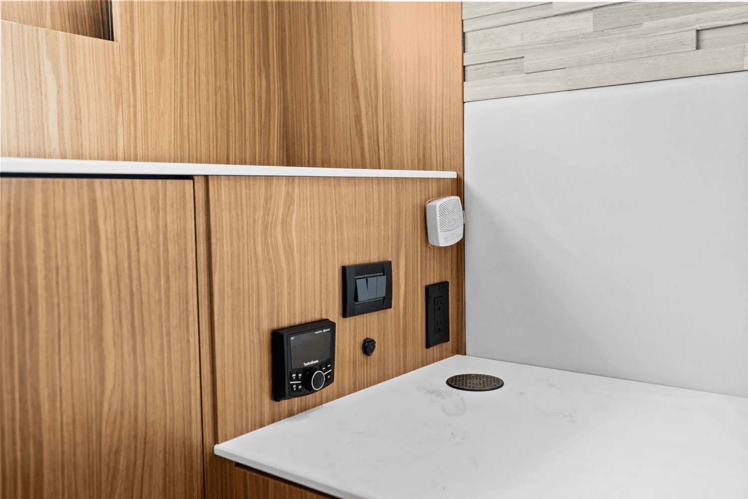 2025 Cruisers Yachts 50 Cantius Image Thumbnail #51