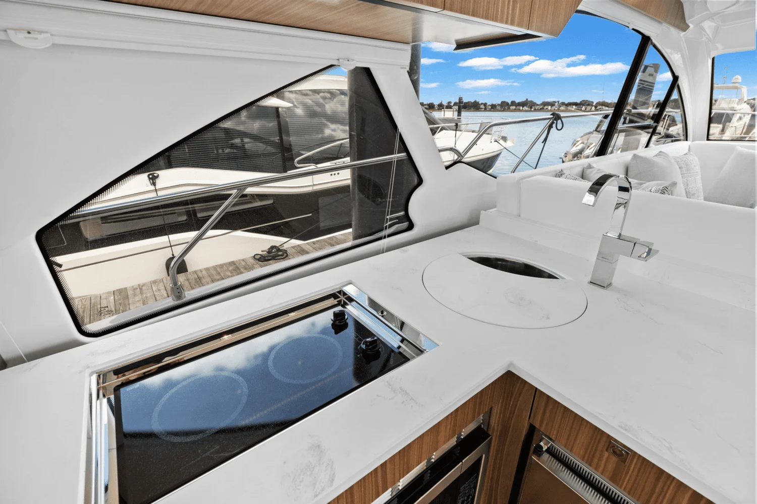 2025 Cruisers Yachts 50 Cantius Image Thumbnail #23