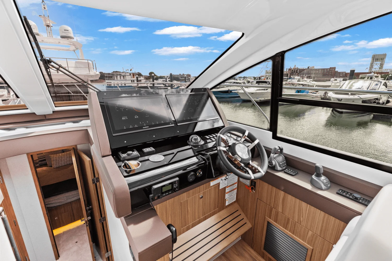 2025 Cruisers Yachts 50 Cantius Image Thumbnail #29