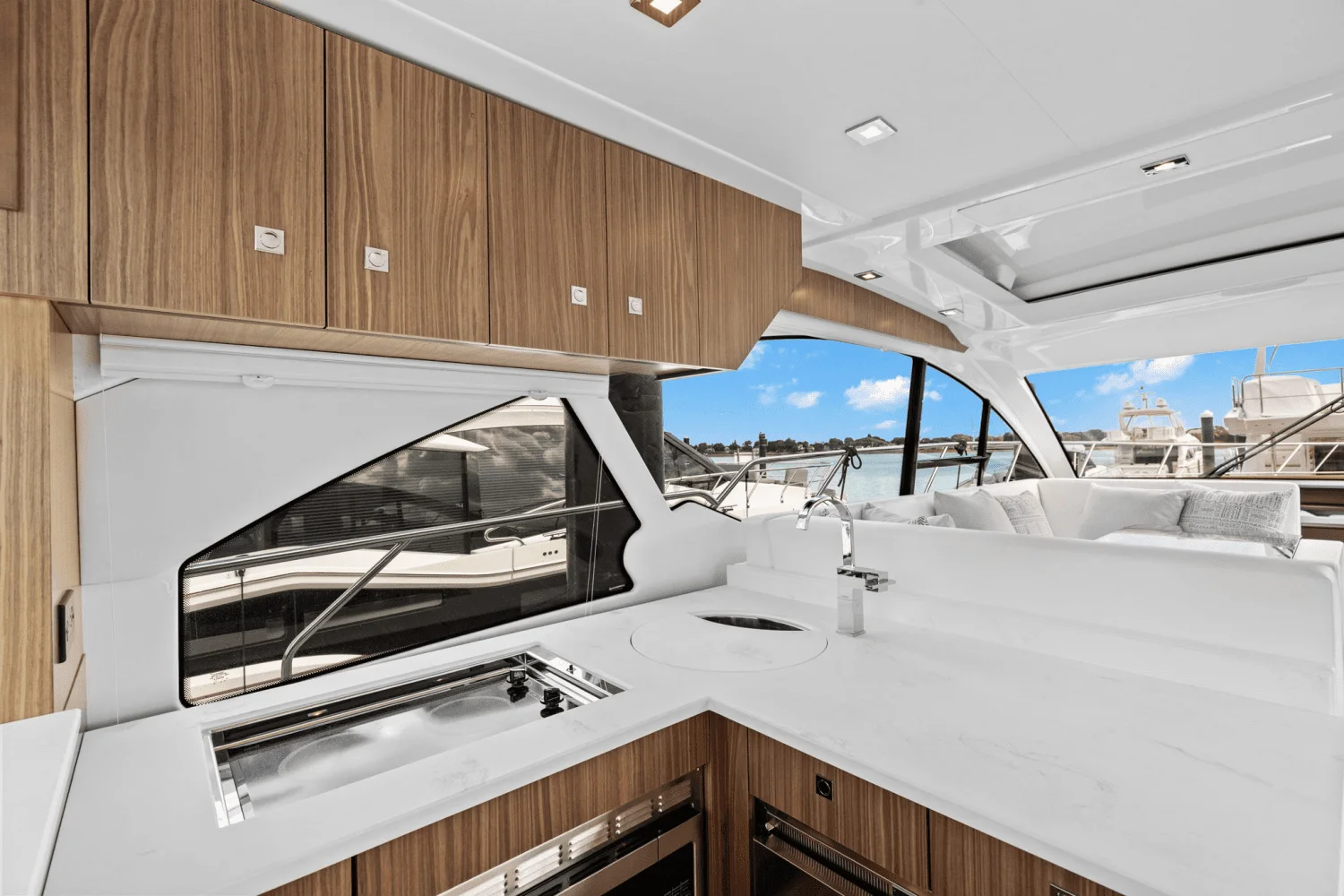 2025 Cruisers Yachts 50 Cantius Image Thumbnail #22