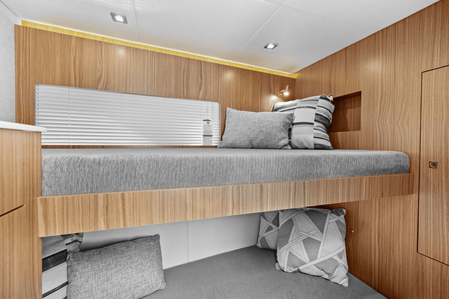 2025 Cruisers Yachts 50 Cantius Image Thumbnail #36