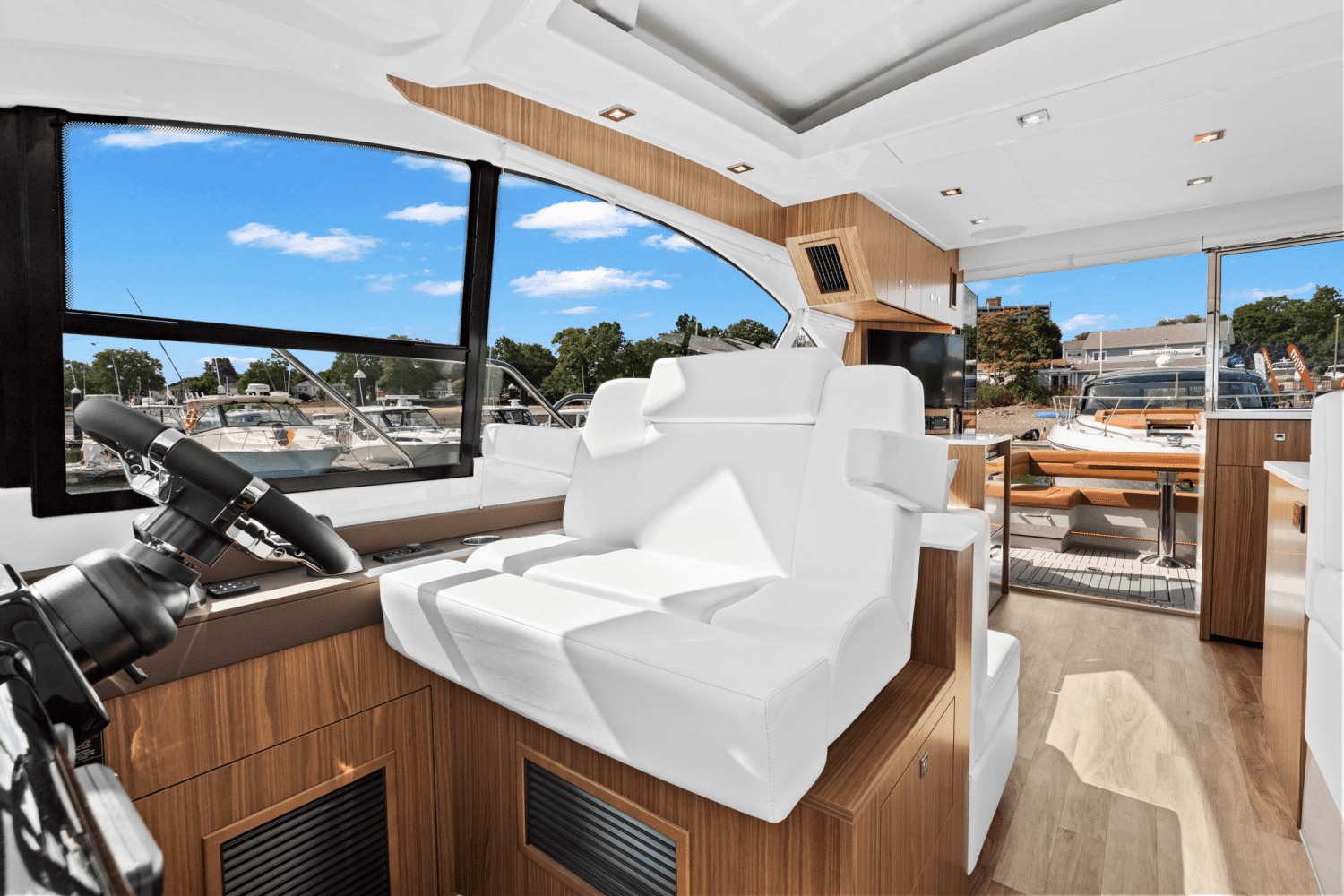 2025 Cruisers Yachts 50 Cantius Image Thumbnail #34