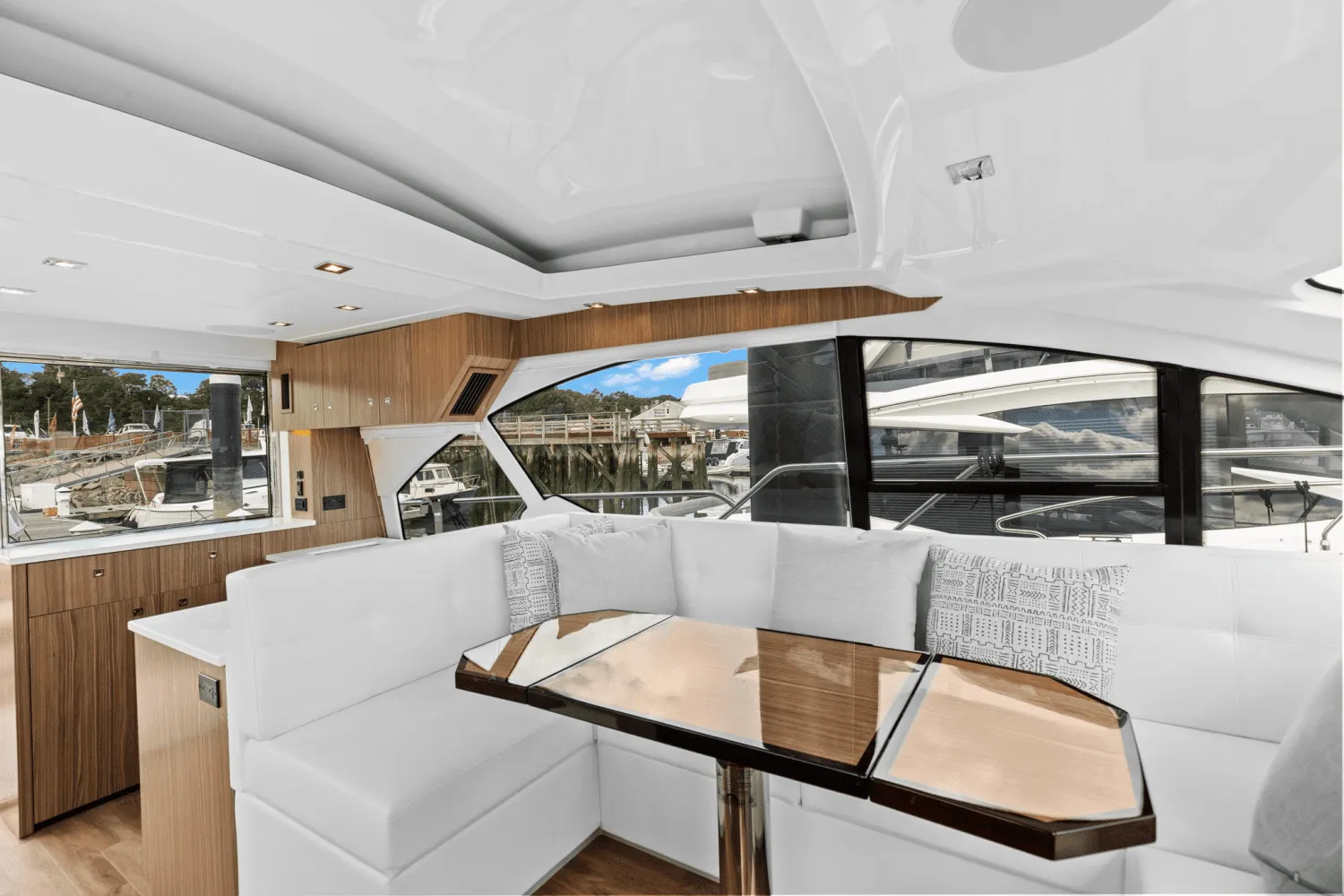 2025 Cruisers Yachts 50 Cantius Image Thumbnail #26