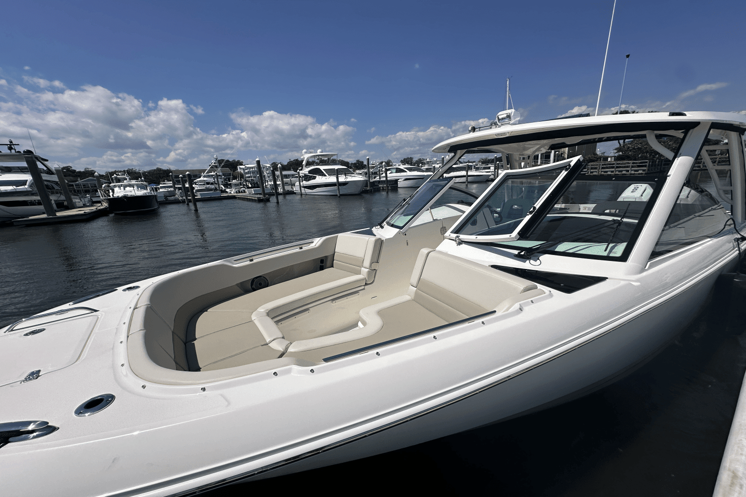 2025 Boston Whaler 320 Vantage Image Thumbnail #25