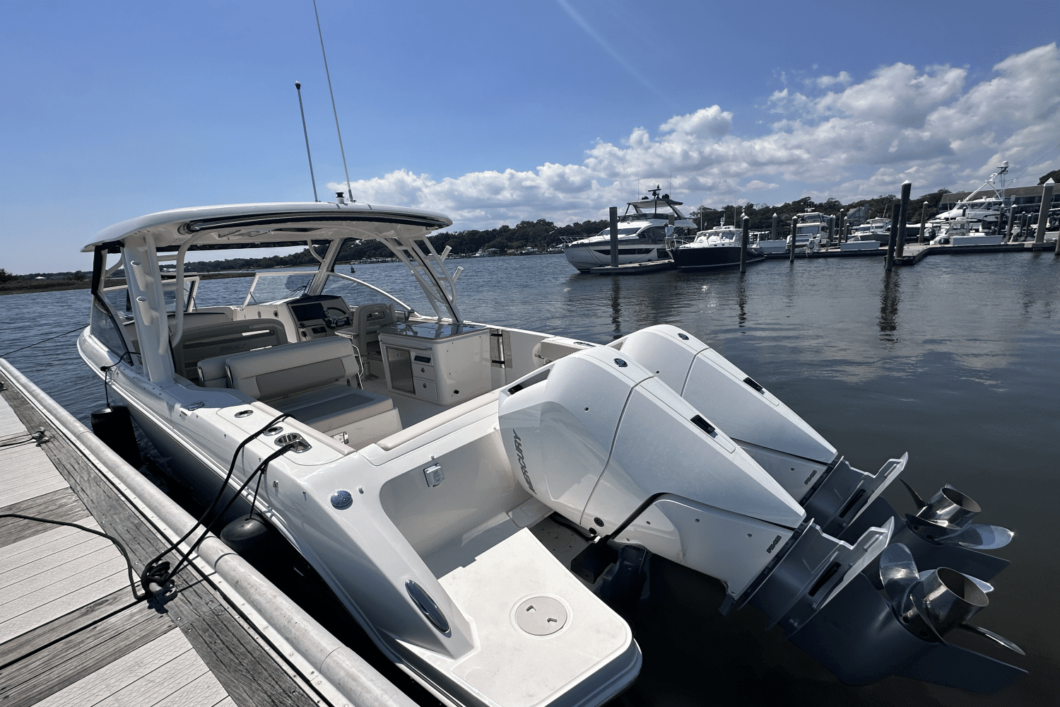 2025 Boston Whaler 320 Vantage Image Thumbnail #8