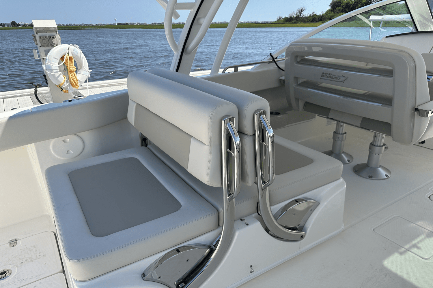 2025 Boston Whaler 320 Vantage Image Thumbnail #16