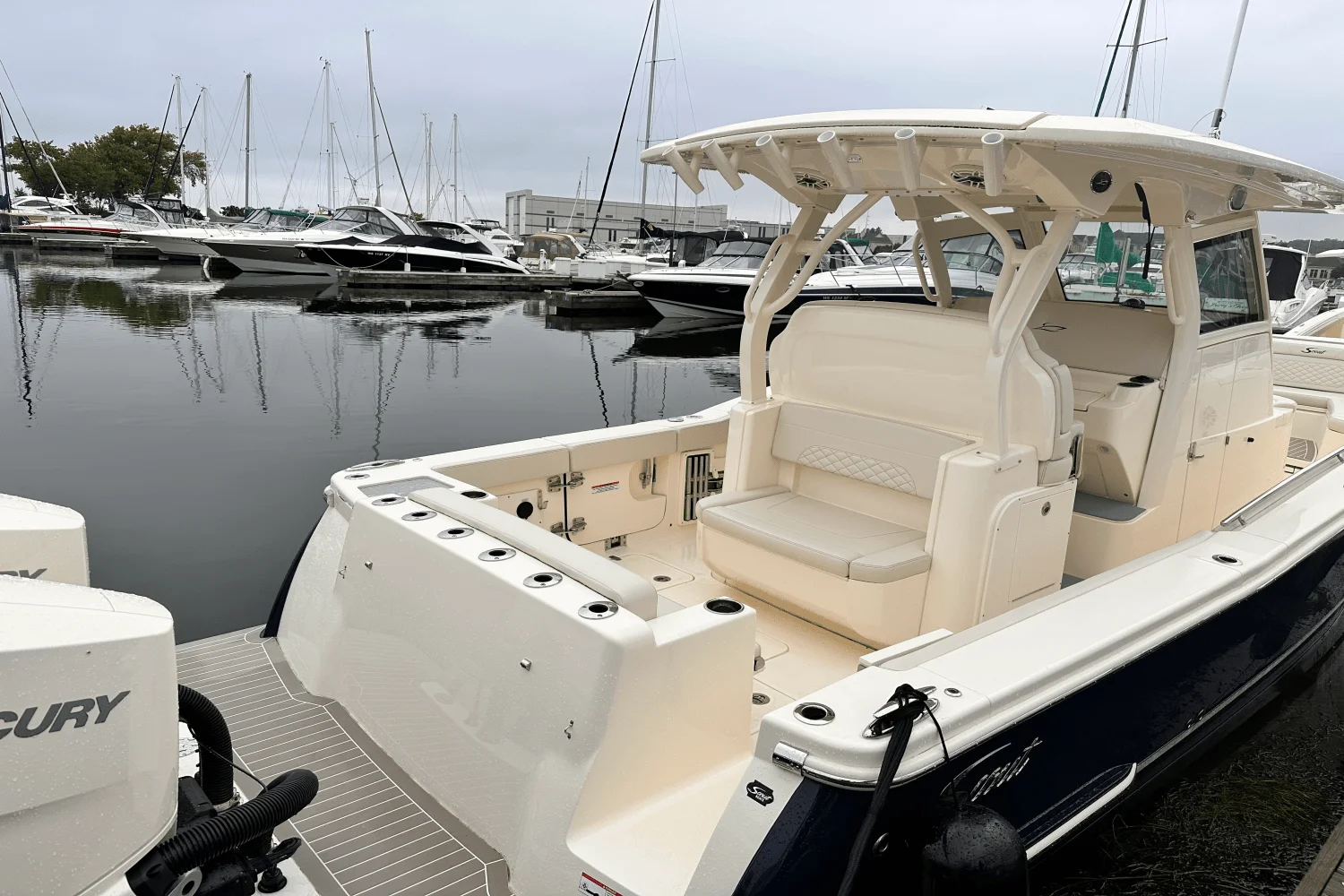 2025 Scout 330 LXF Image Thumbnail #1