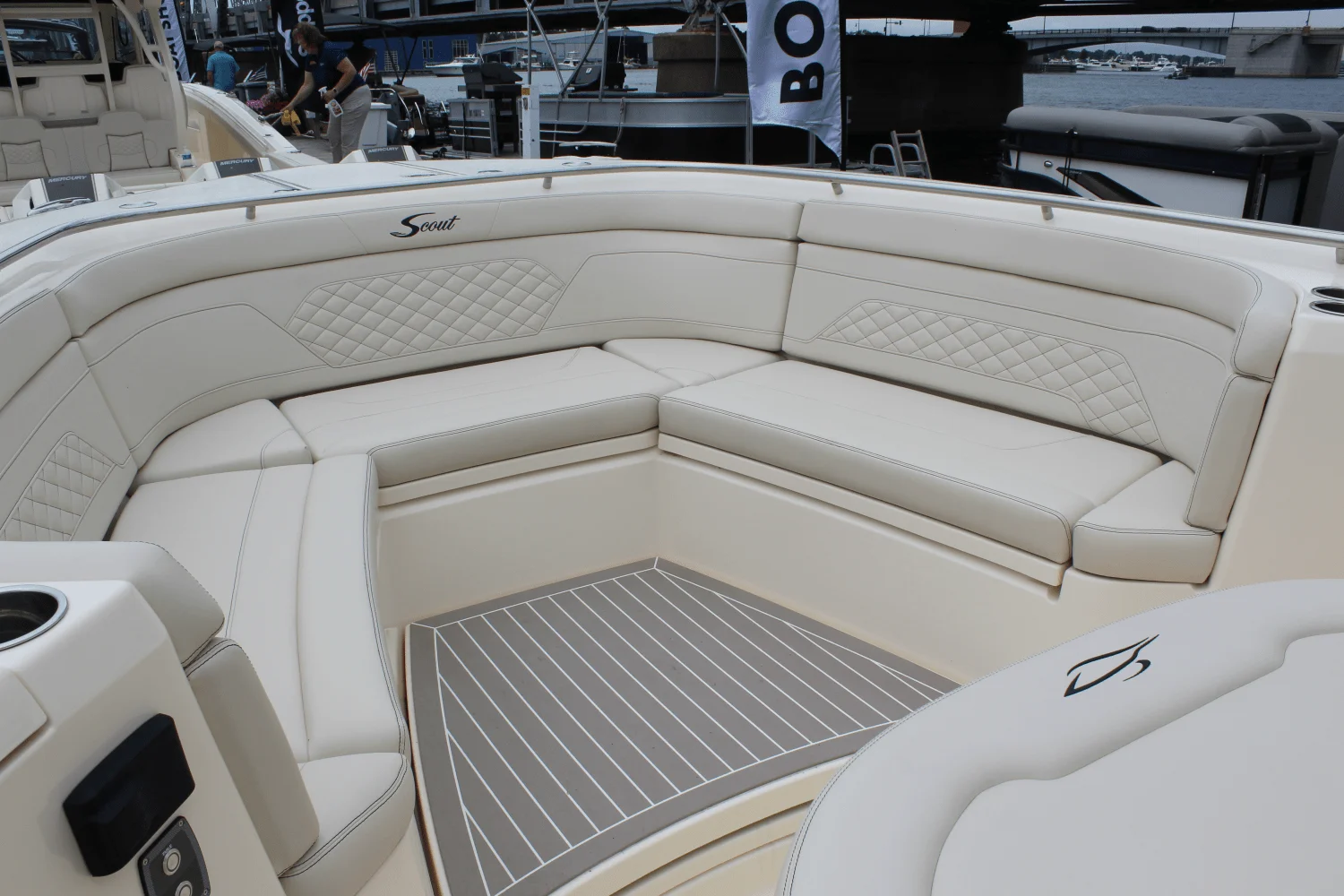 2025 Scout 330 LXF Image Thumbnail #14
