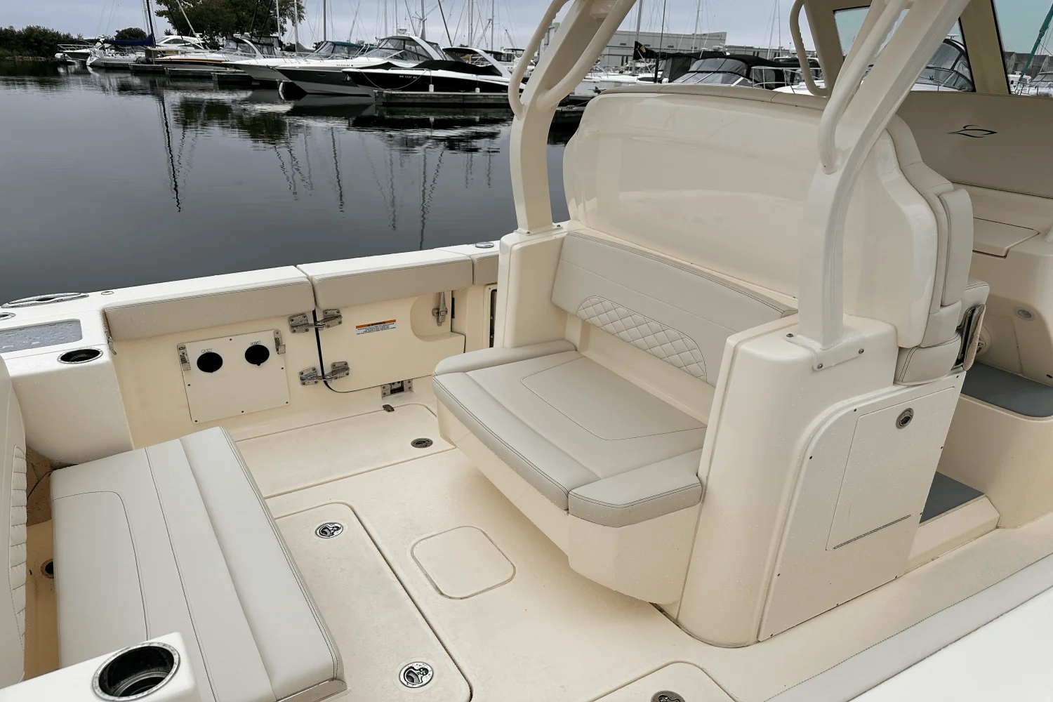 2025 Scout 330 LXF Image Thumbnail #3