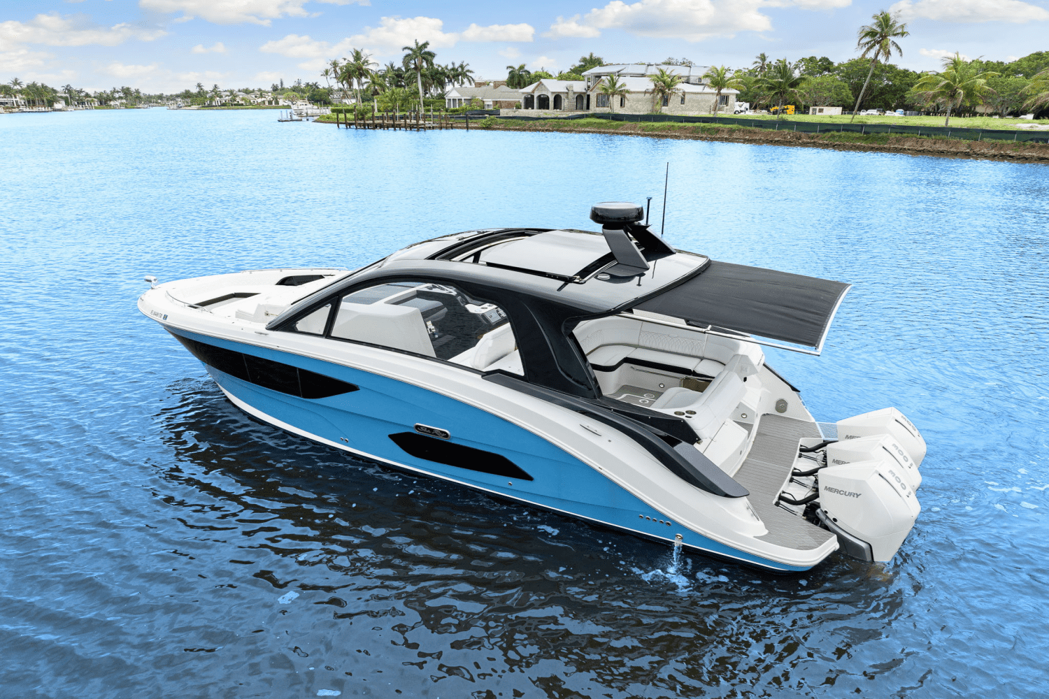 Thumbnail 4 for 2023 Sea Ray 370 SUNDANCER OUTBOARD