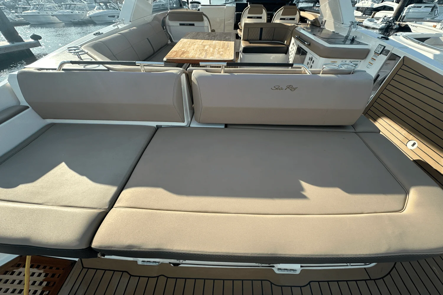 2018 Sea Ray 400 SLX Image Thumbnail #18