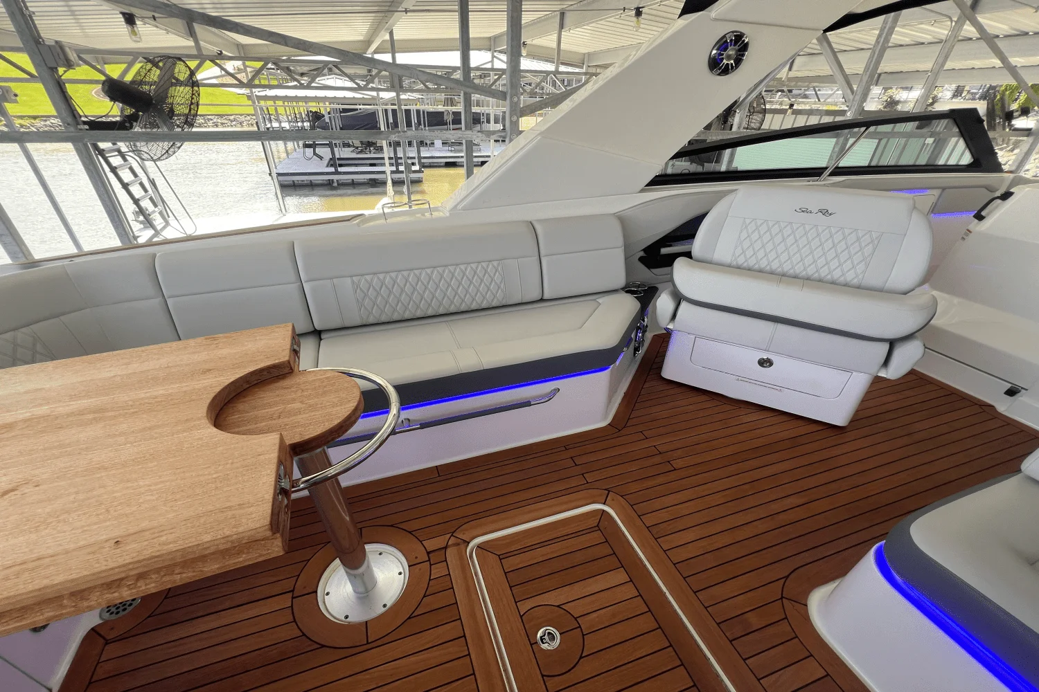 2021 Sea Ray SLX 400 Image Thumbnail #11