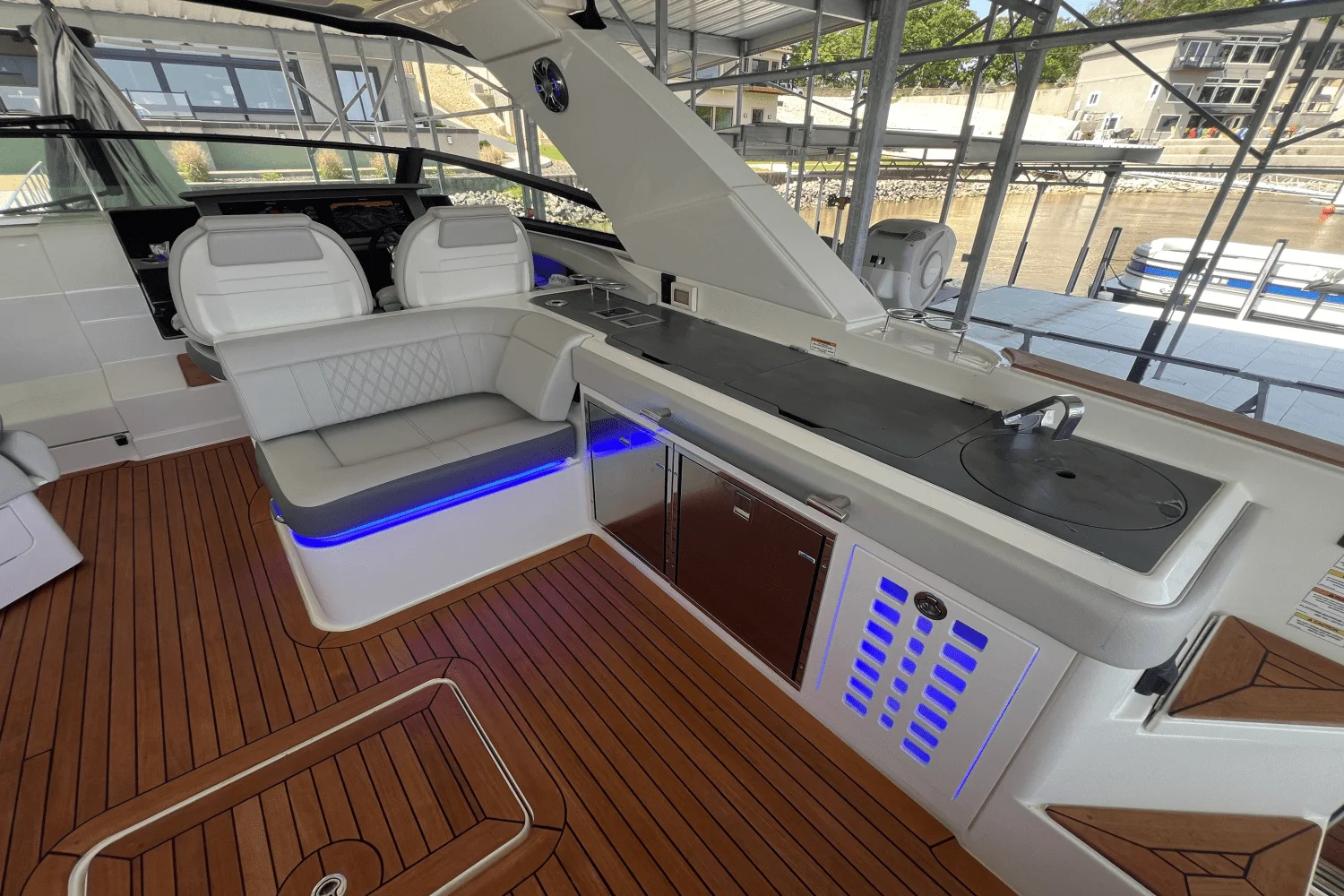 2021 Sea Ray SLX 400 Image Thumbnail #7