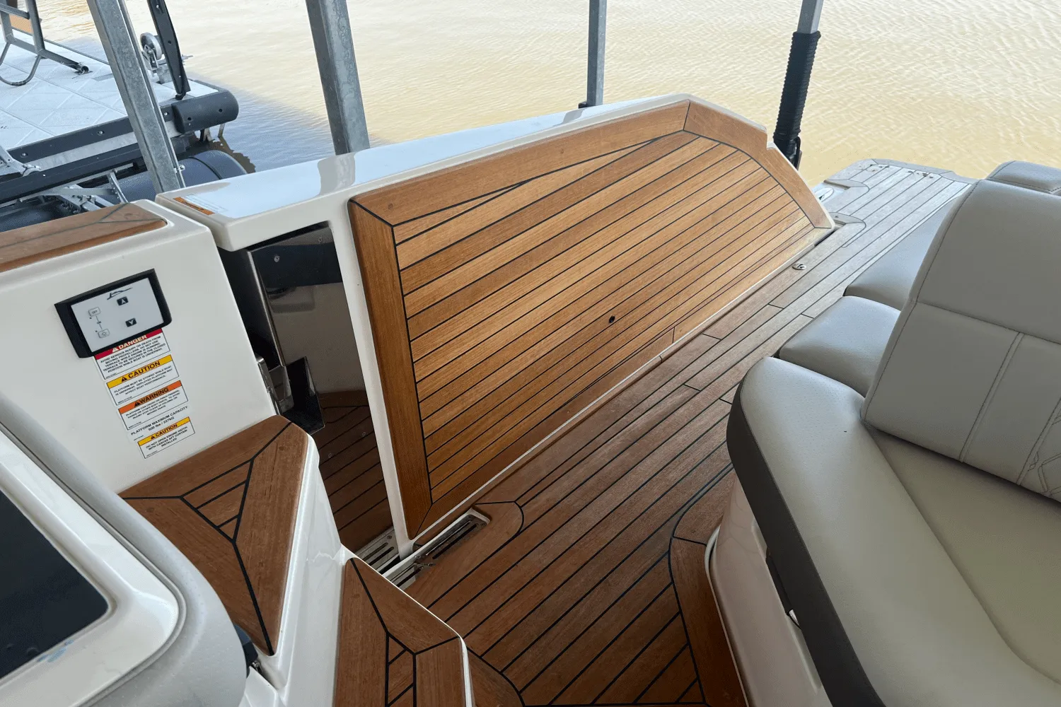 2021 Sea Ray SLX 400 Image Thumbnail #13