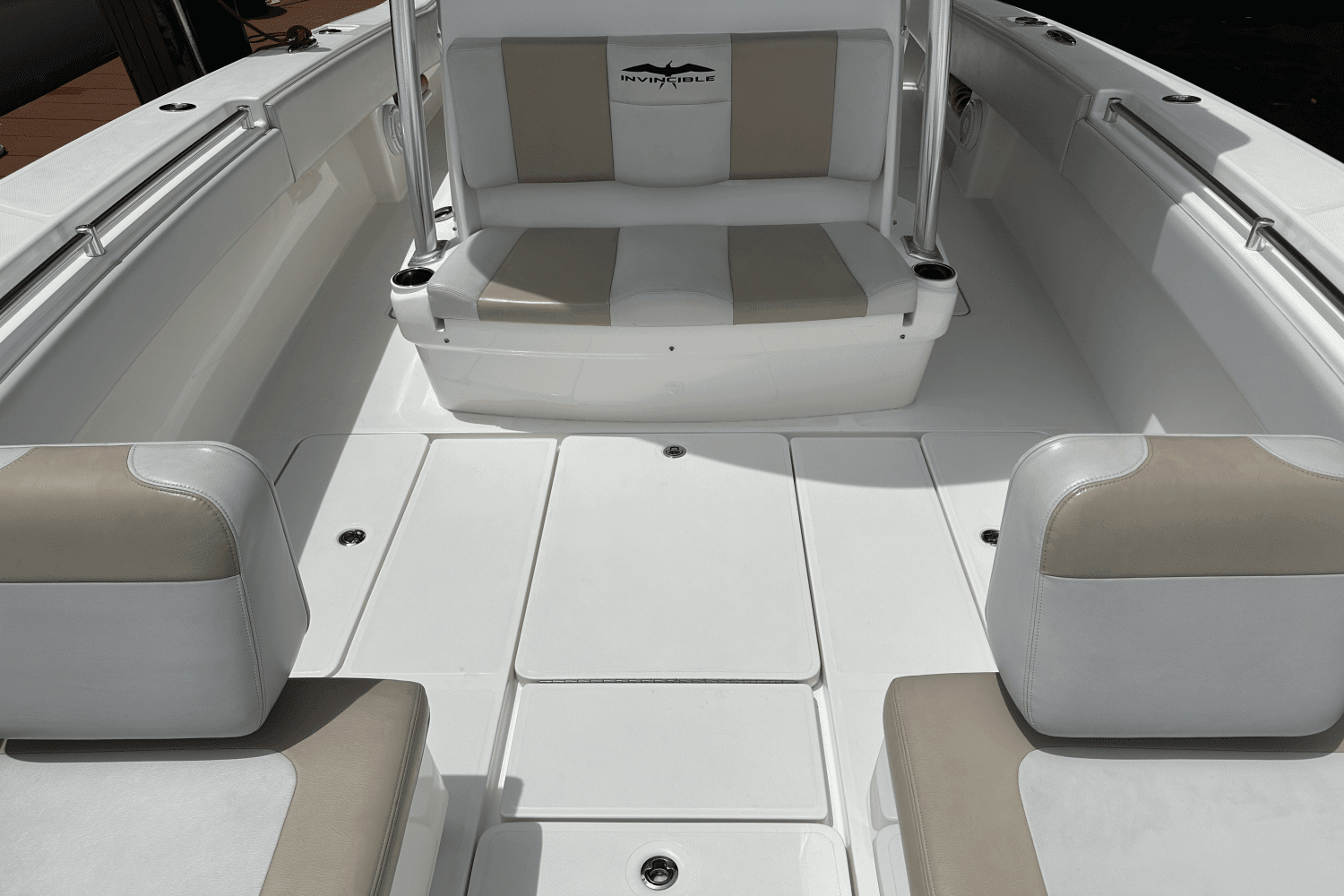 2018 Invincible 36 CENTER CONSOLE Image Thumbnail #27