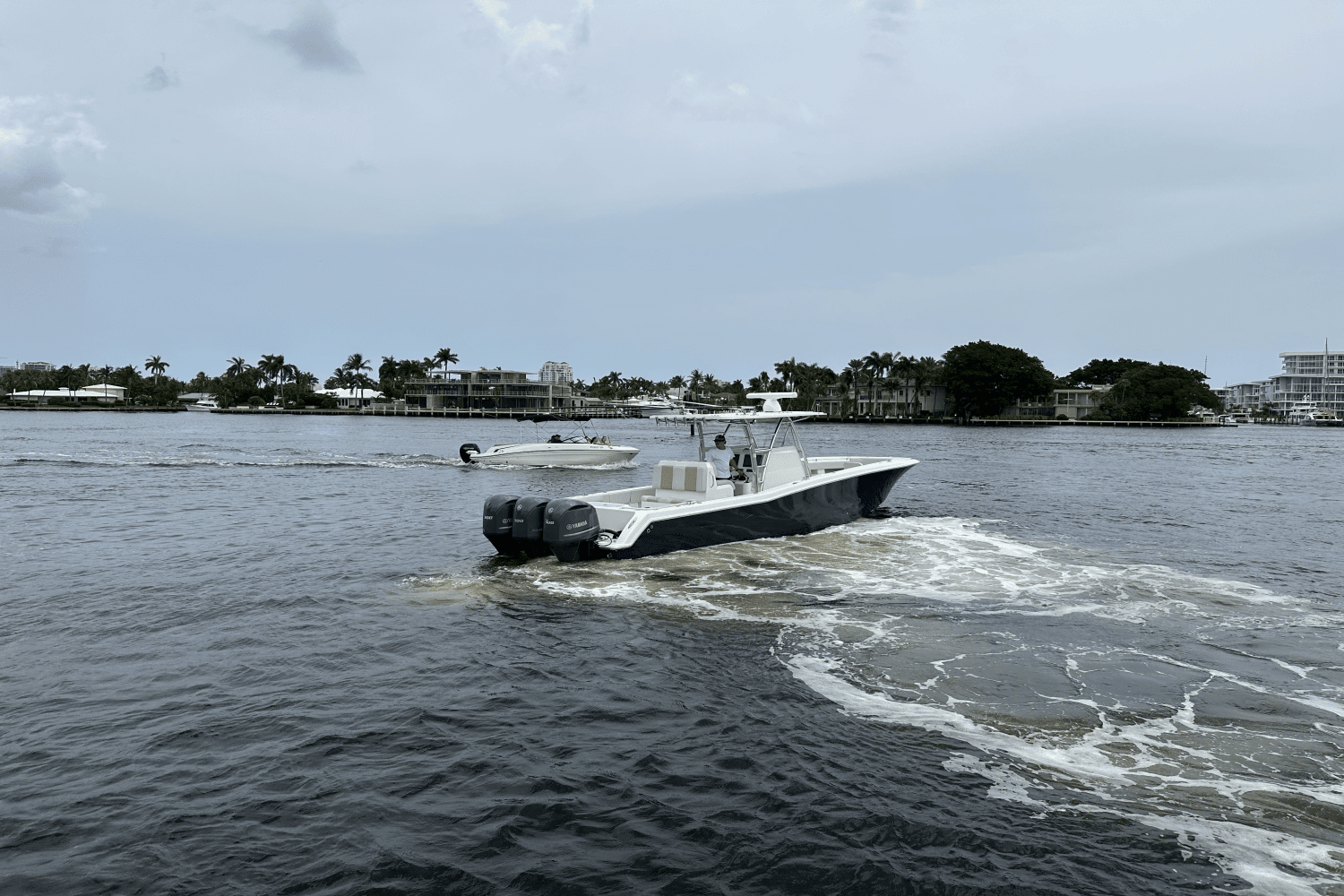 2018 Invincible 36 CENTER CONSOLE Image Thumbnail #23