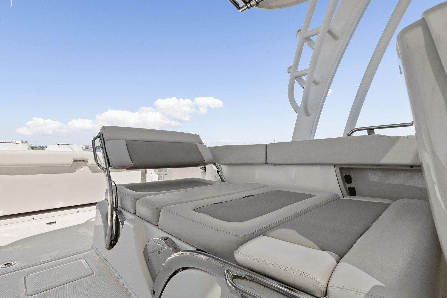 2017 Boston Whaler 320 VANTAGE Image Thumbnail #41