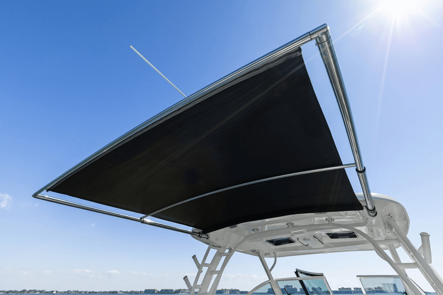 2017 Boston Whaler 320 VANTAGE Image Thumbnail #44