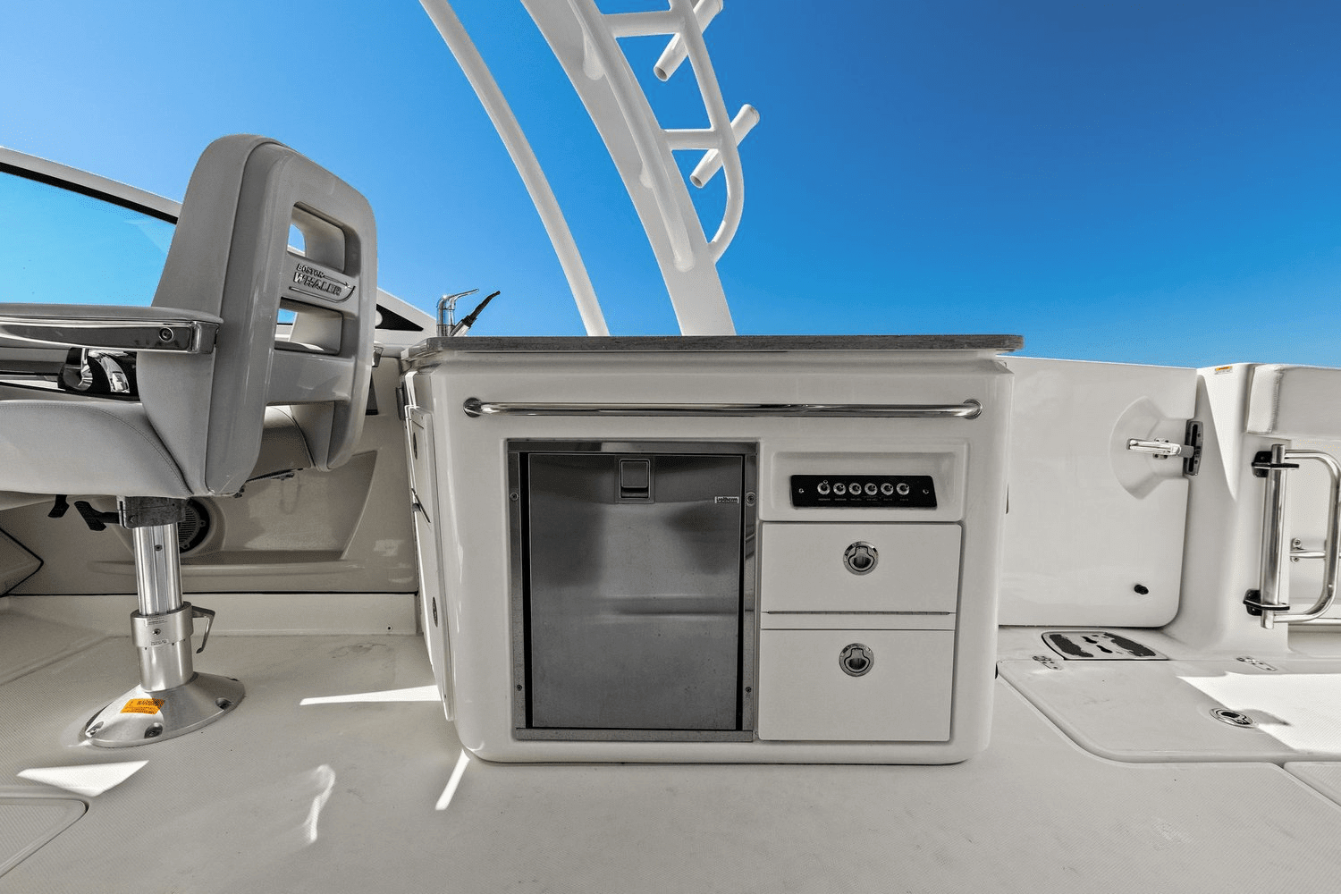 2017 Boston Whaler 320 VANTAGE Image Thumbnail #35