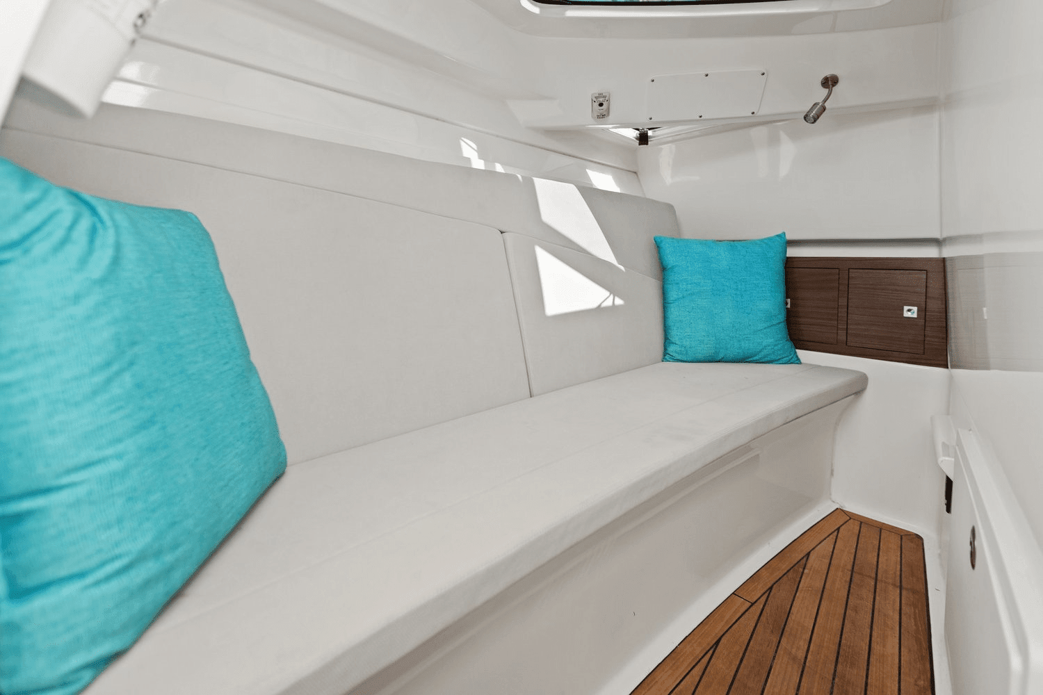 2017 Boston Whaler 320 VANTAGE Image Thumbnail #50