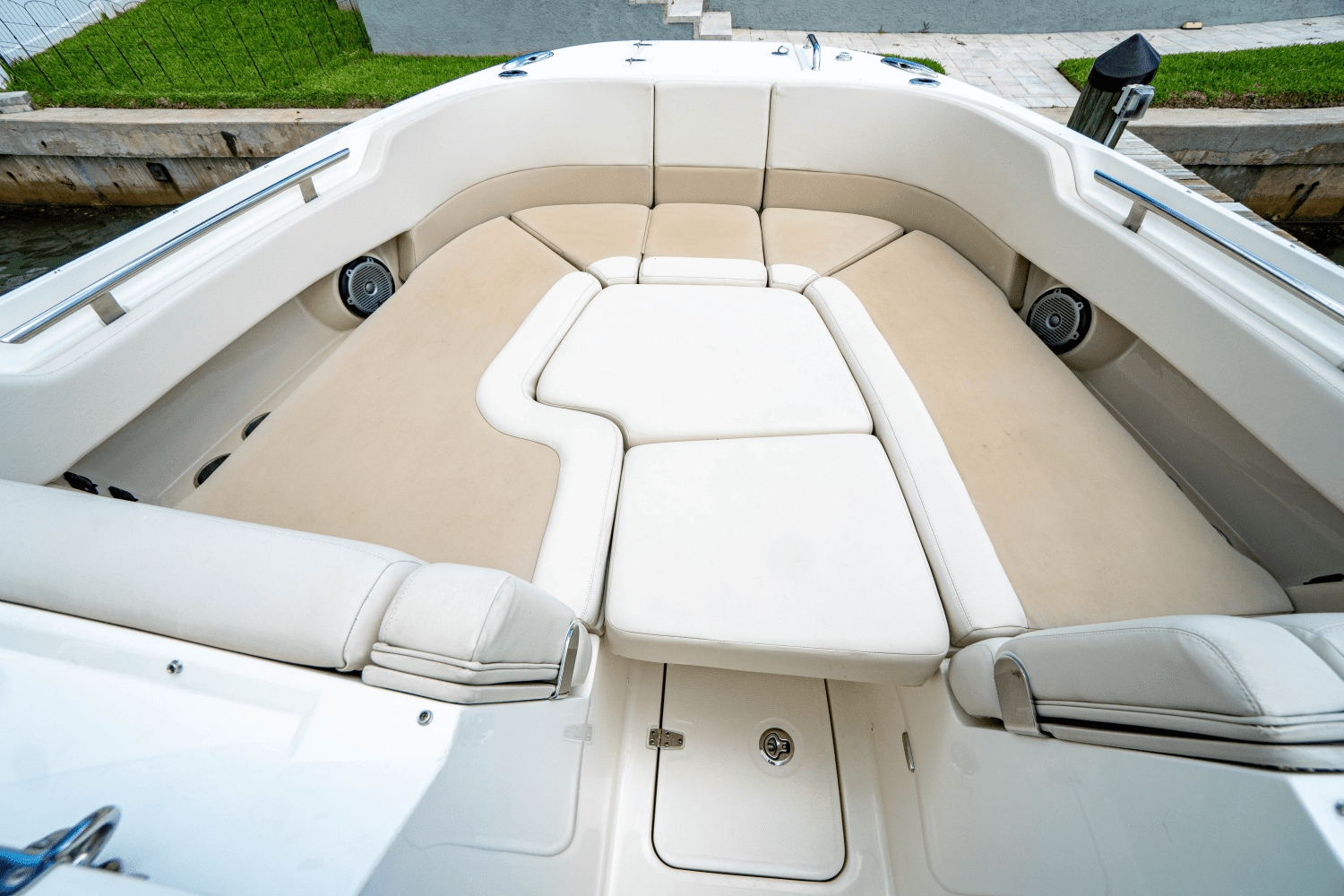 2017 Boston Whaler 320 VANTAGE Image Thumbnail #14